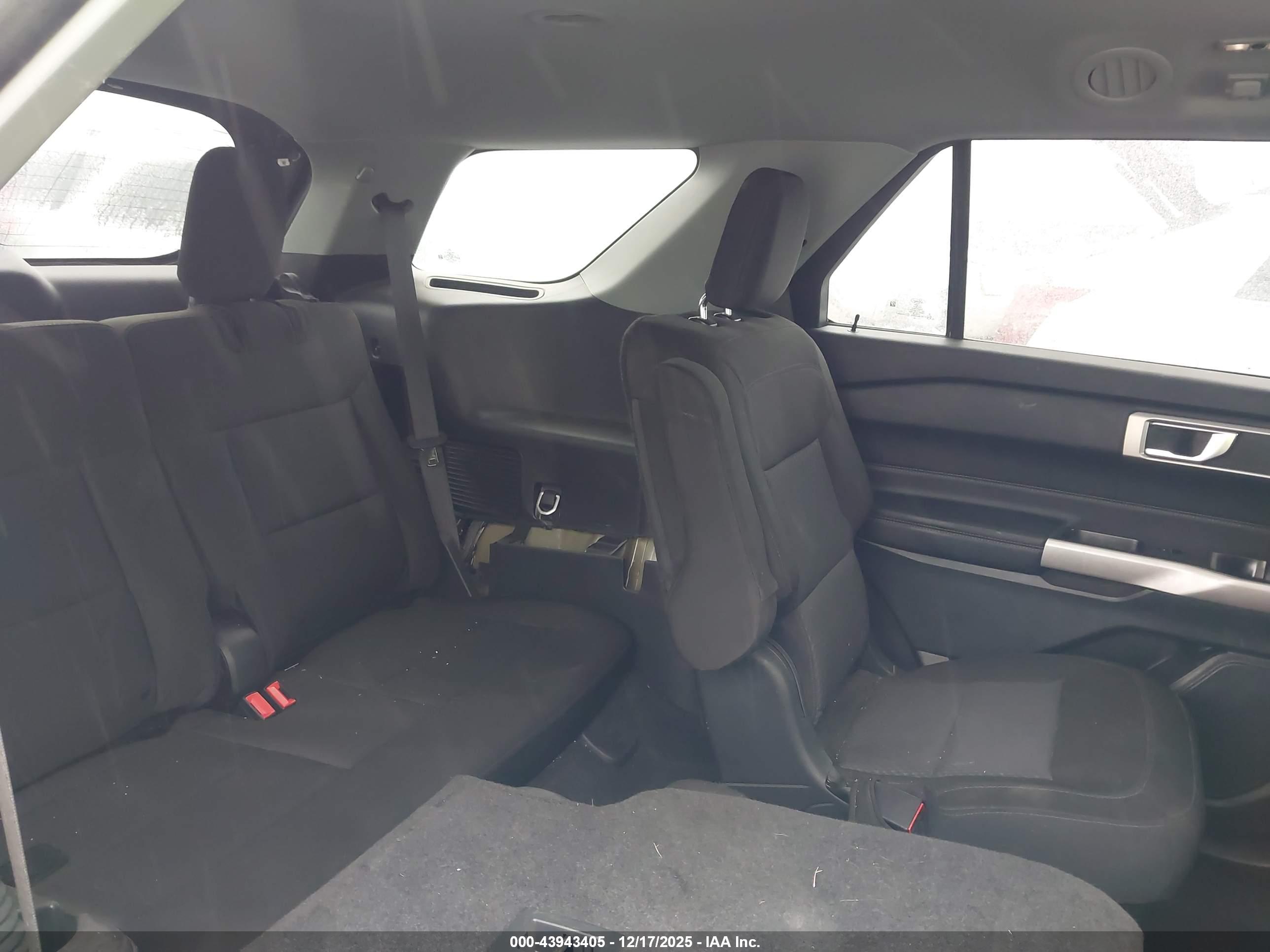 FORD EXPLORER image 8