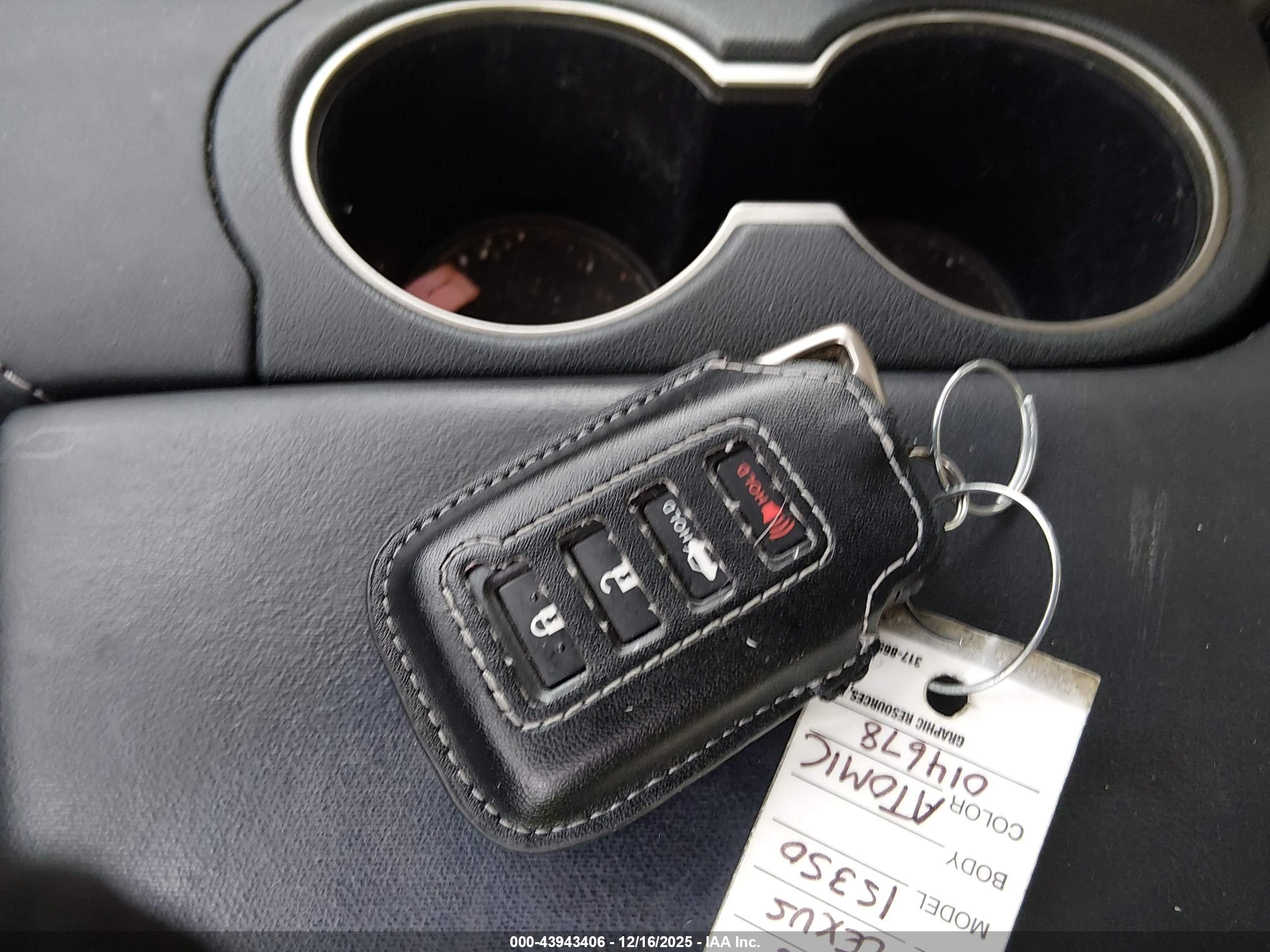 LEXUS IS image 11
