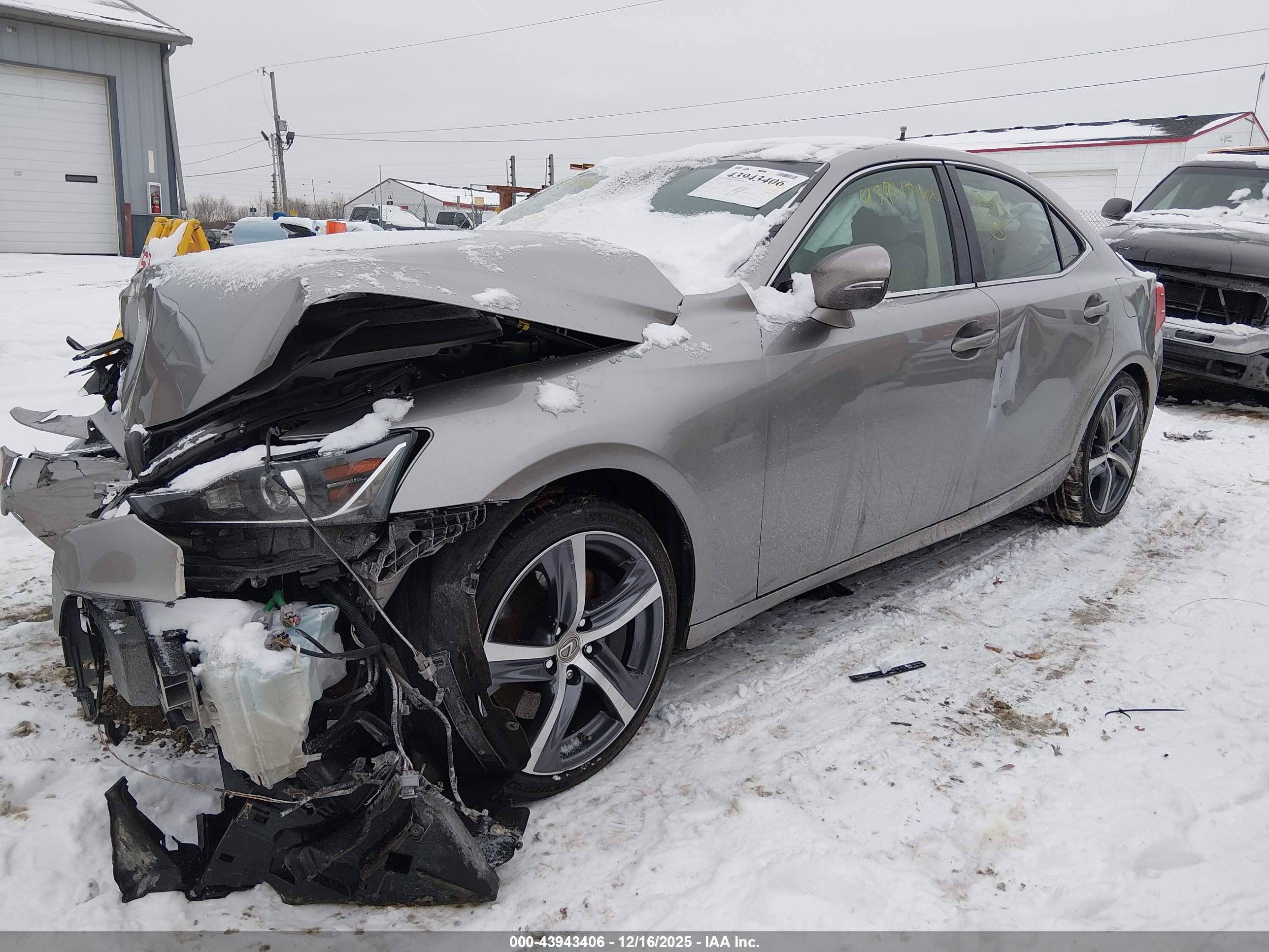 LEXUS IS image 2