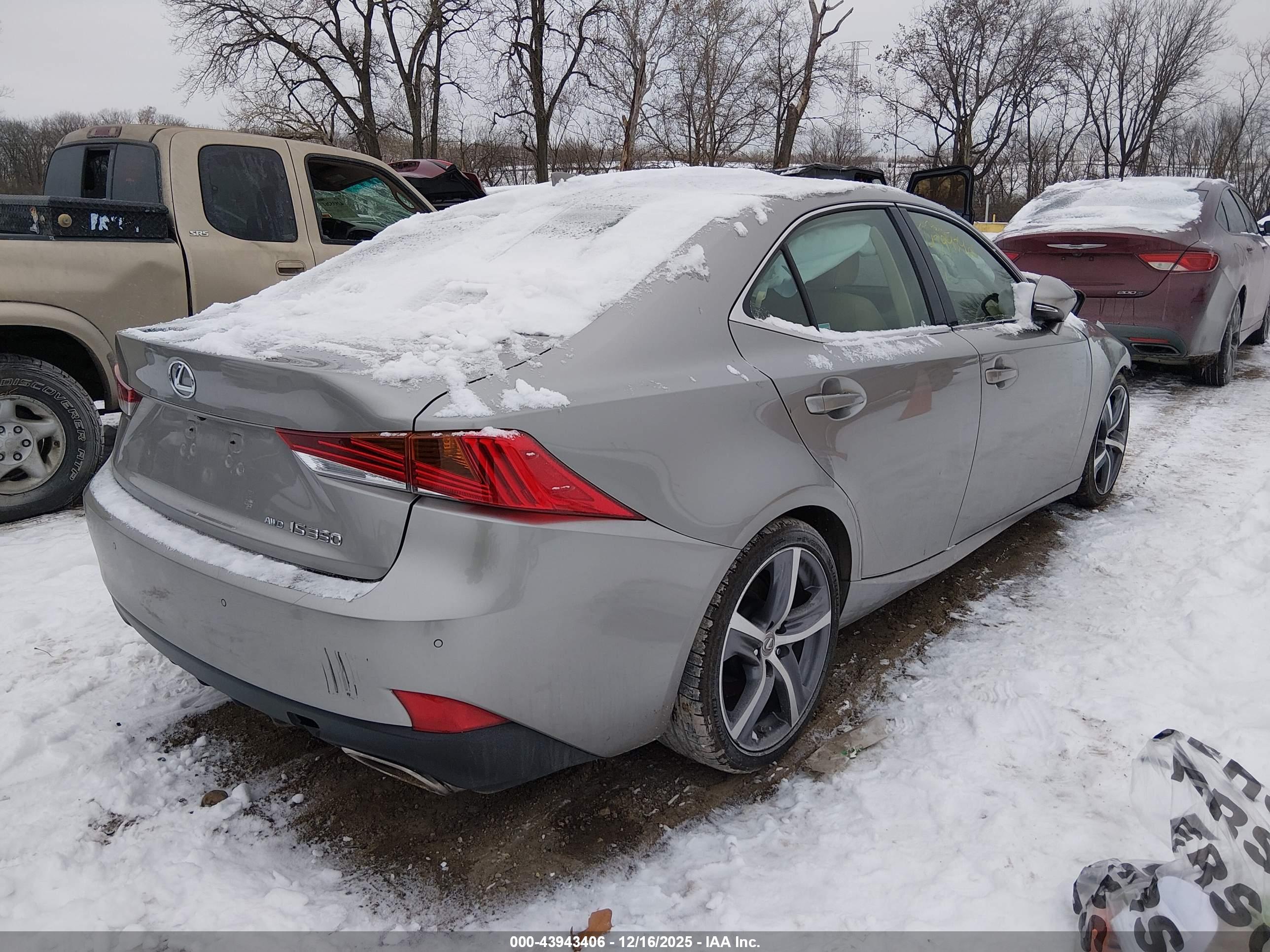LEXUS IS image 4