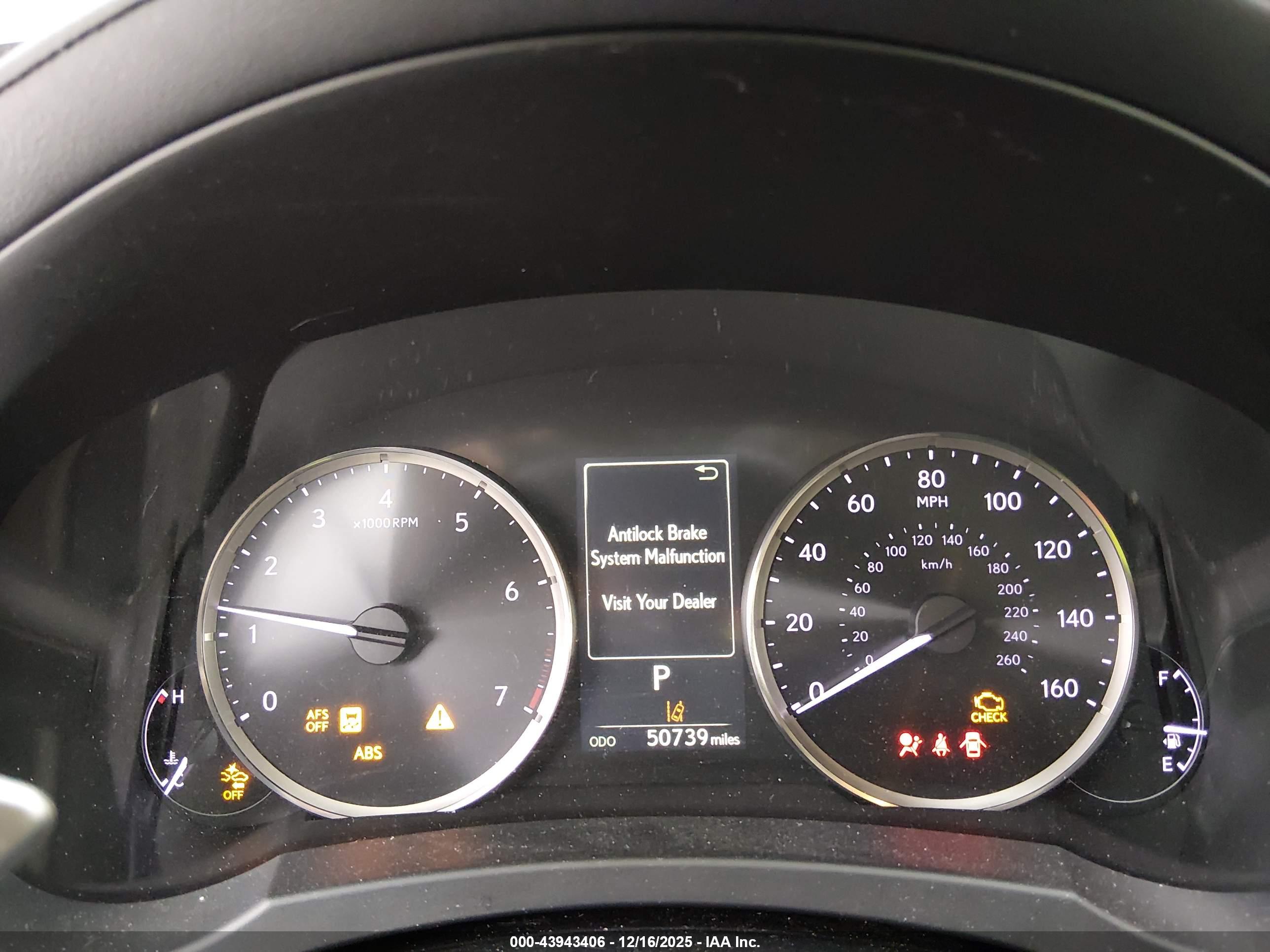 LEXUS IS image 7