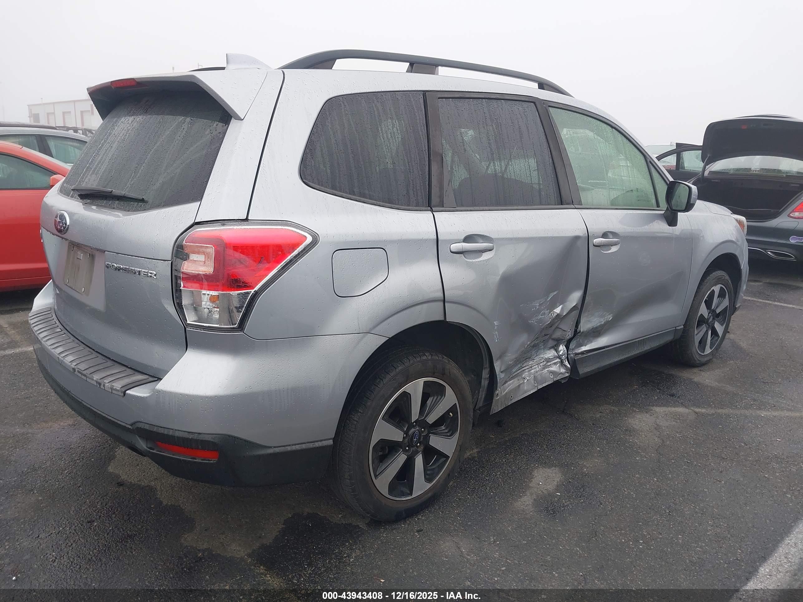 SUBARU FORESTER image 4