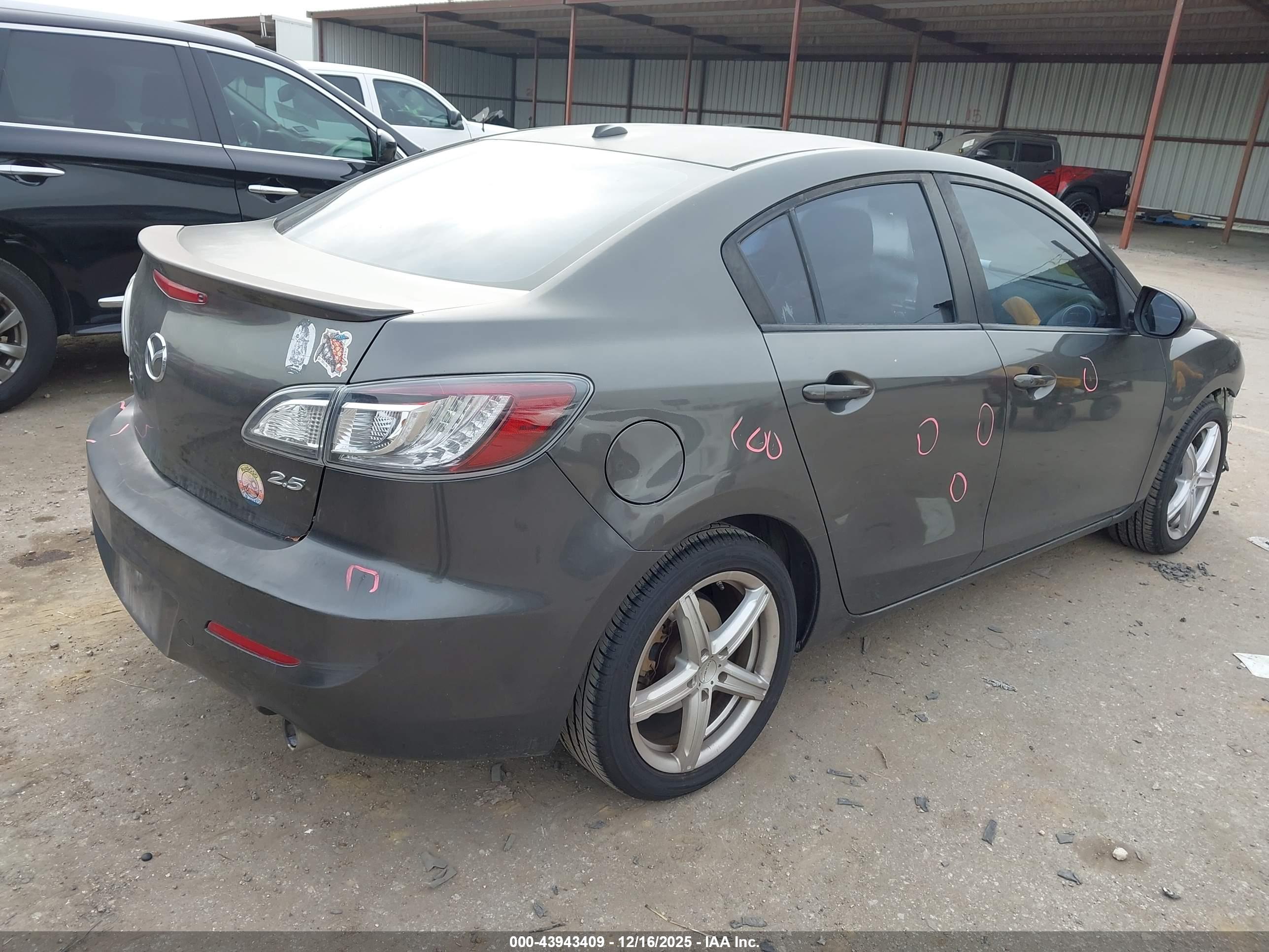 MAZDA MAZDA3 image 4