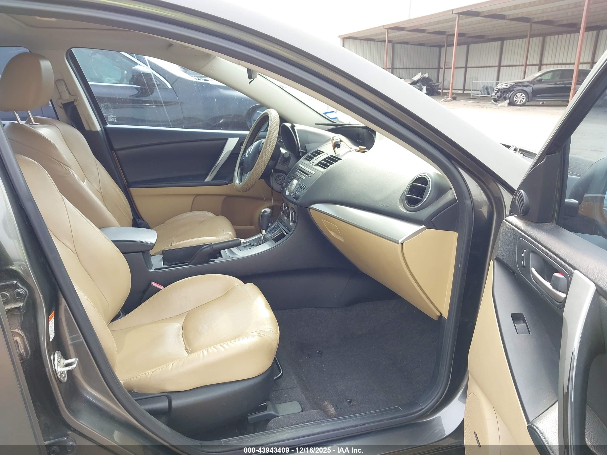 MAZDA MAZDA3 image 5