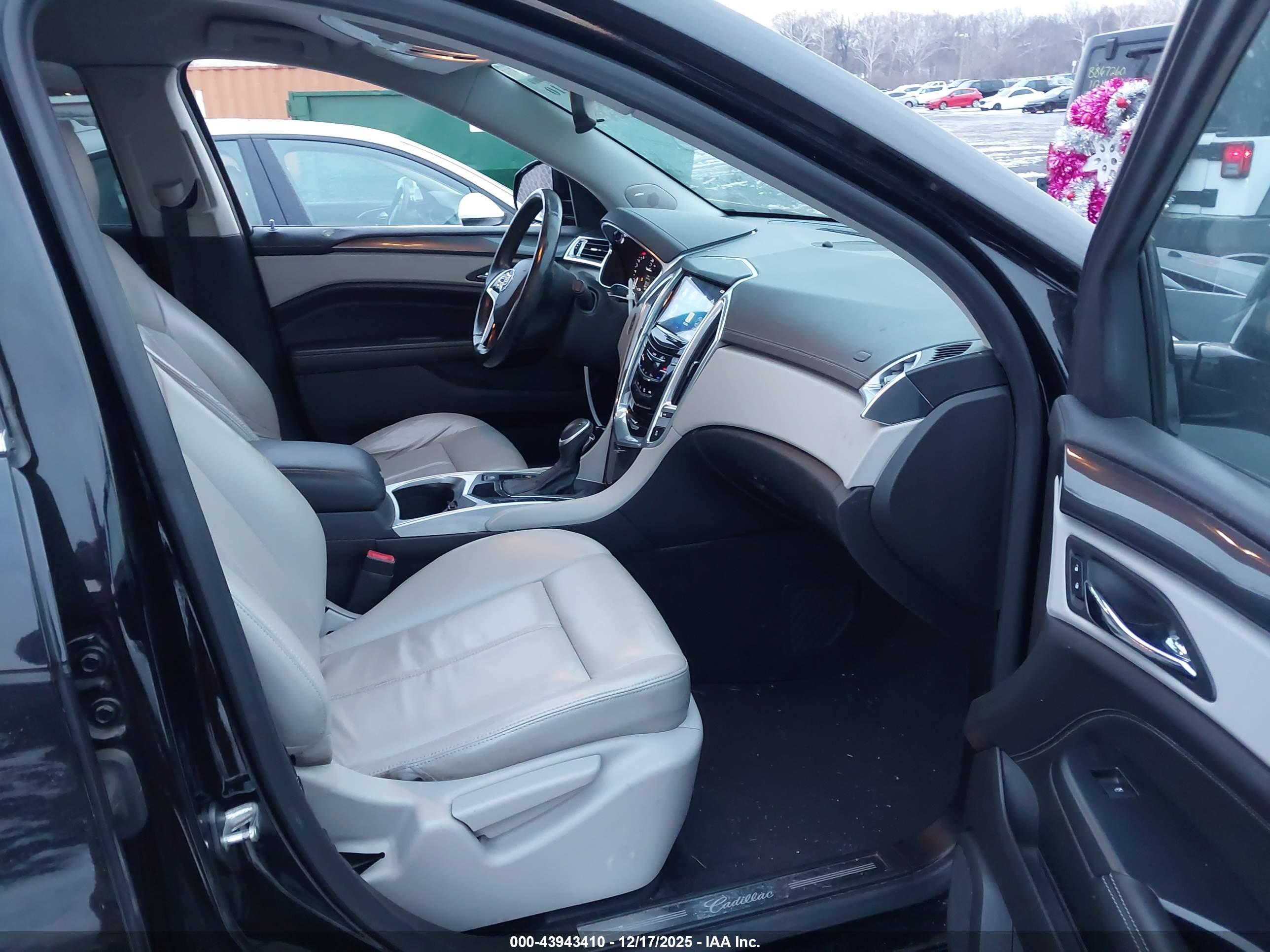CADILLAC SRX image 5