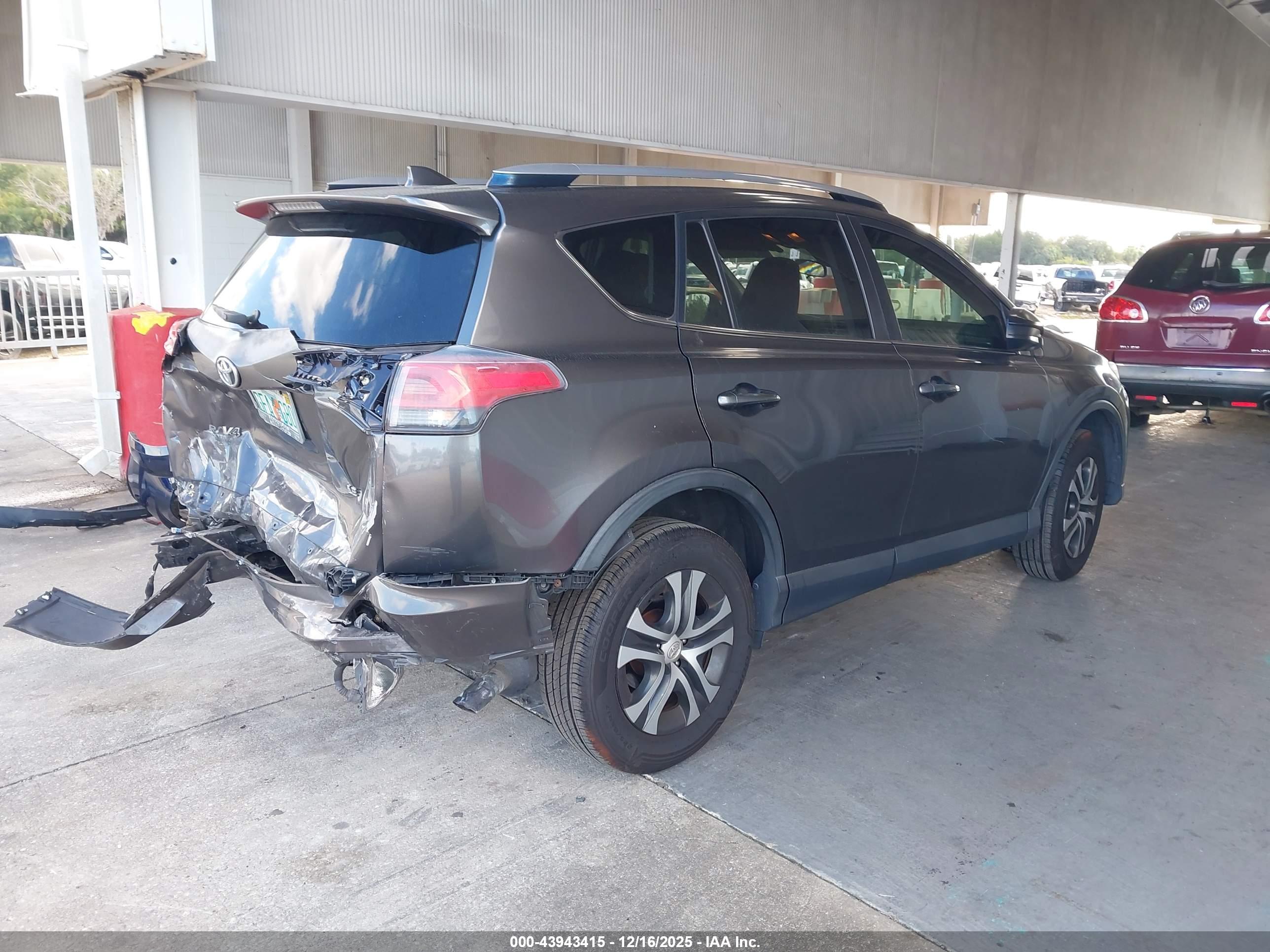 TOYOTA RAV4 image 4