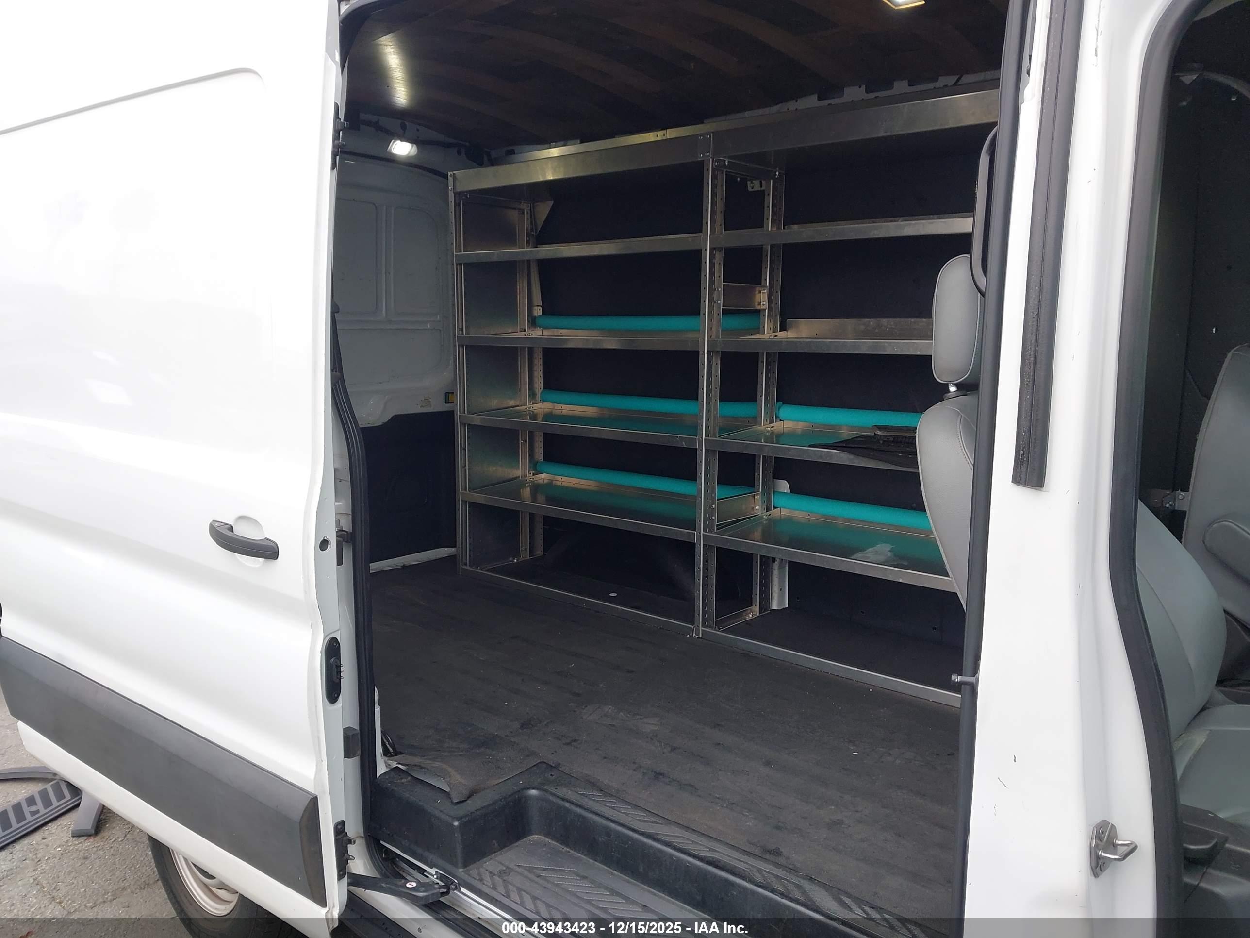 FORD TRANSIT-150 image 8