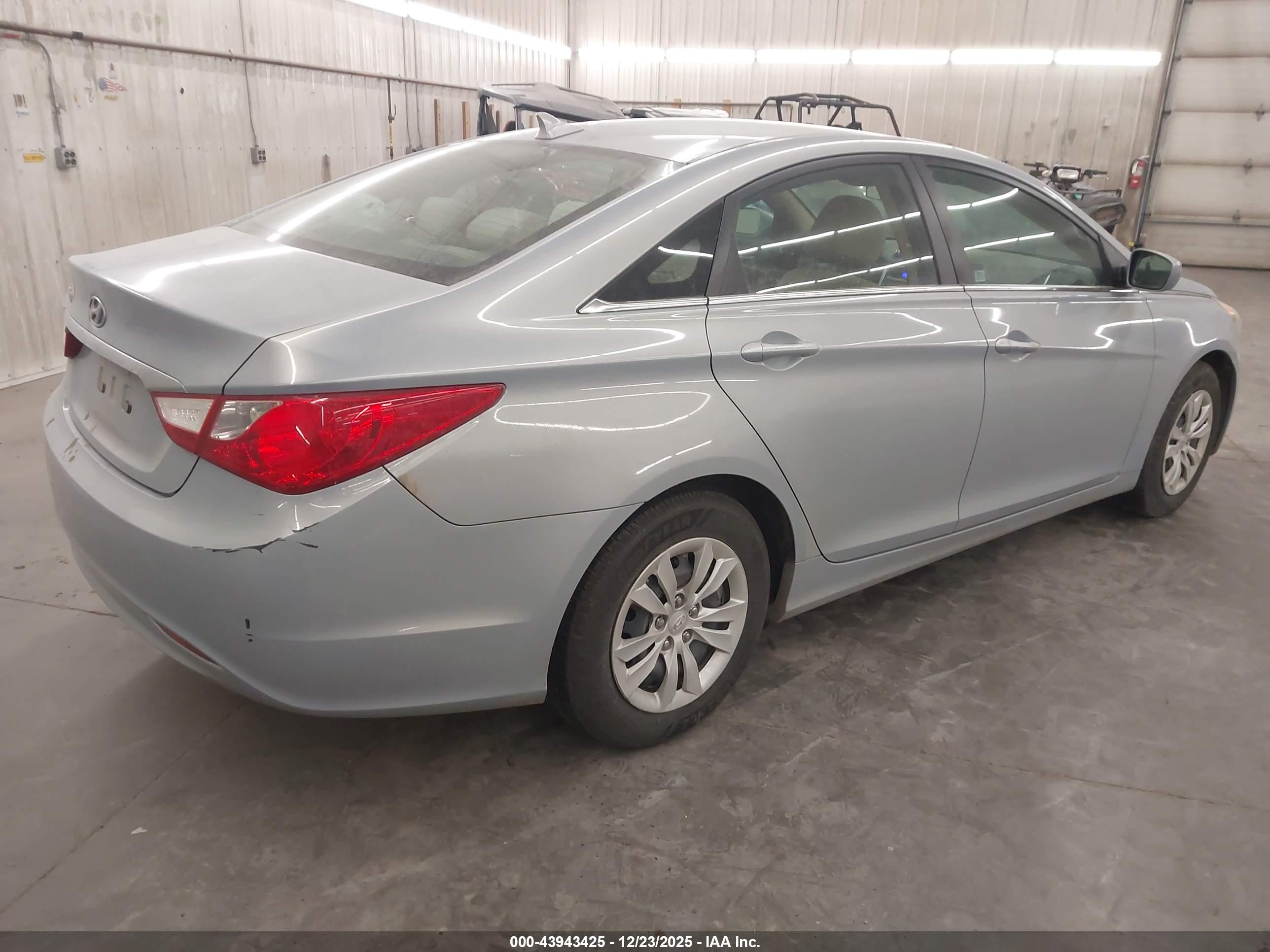 HYUNDAI SONATA image 4