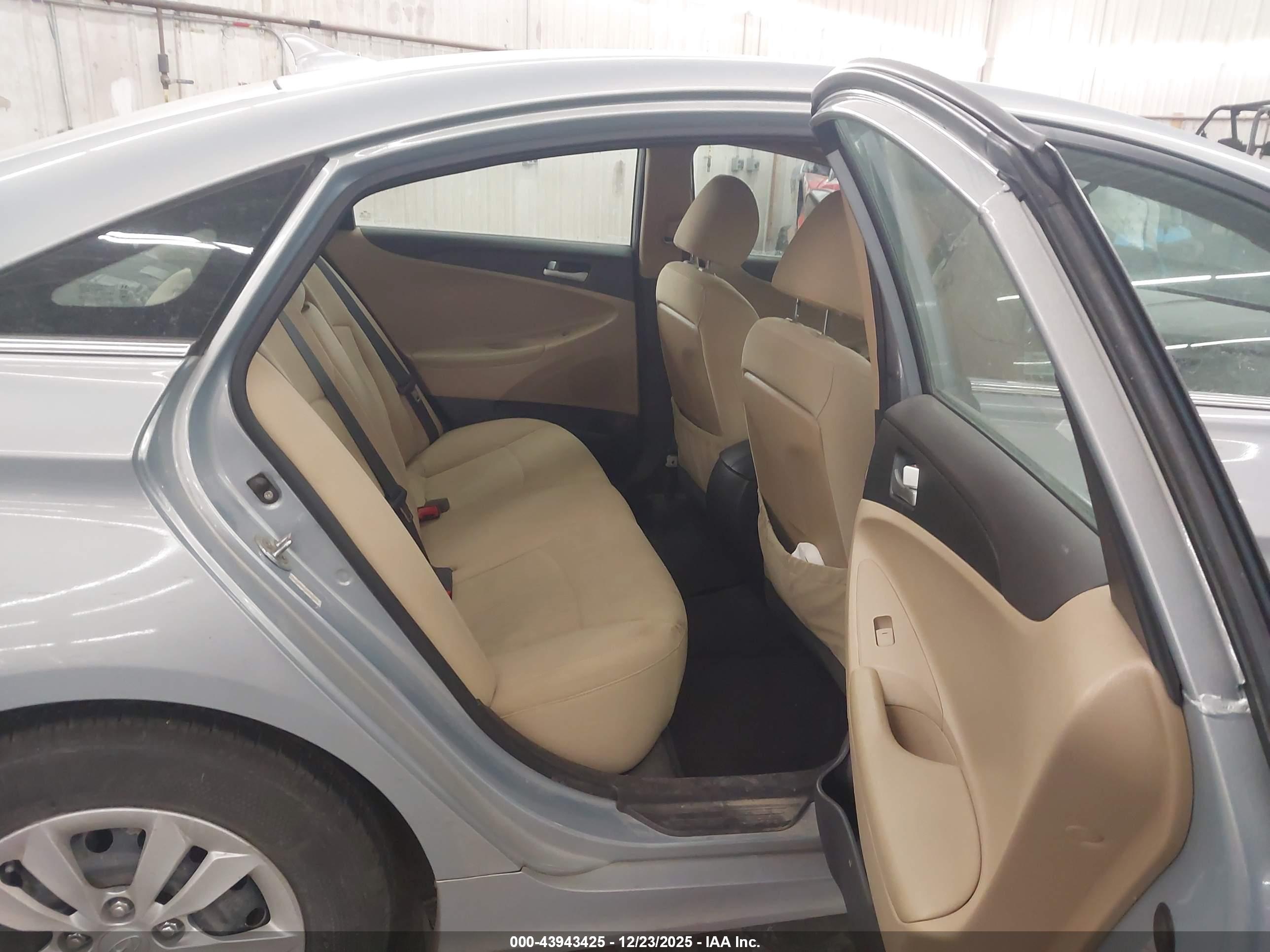 HYUNDAI SONATA image 8
