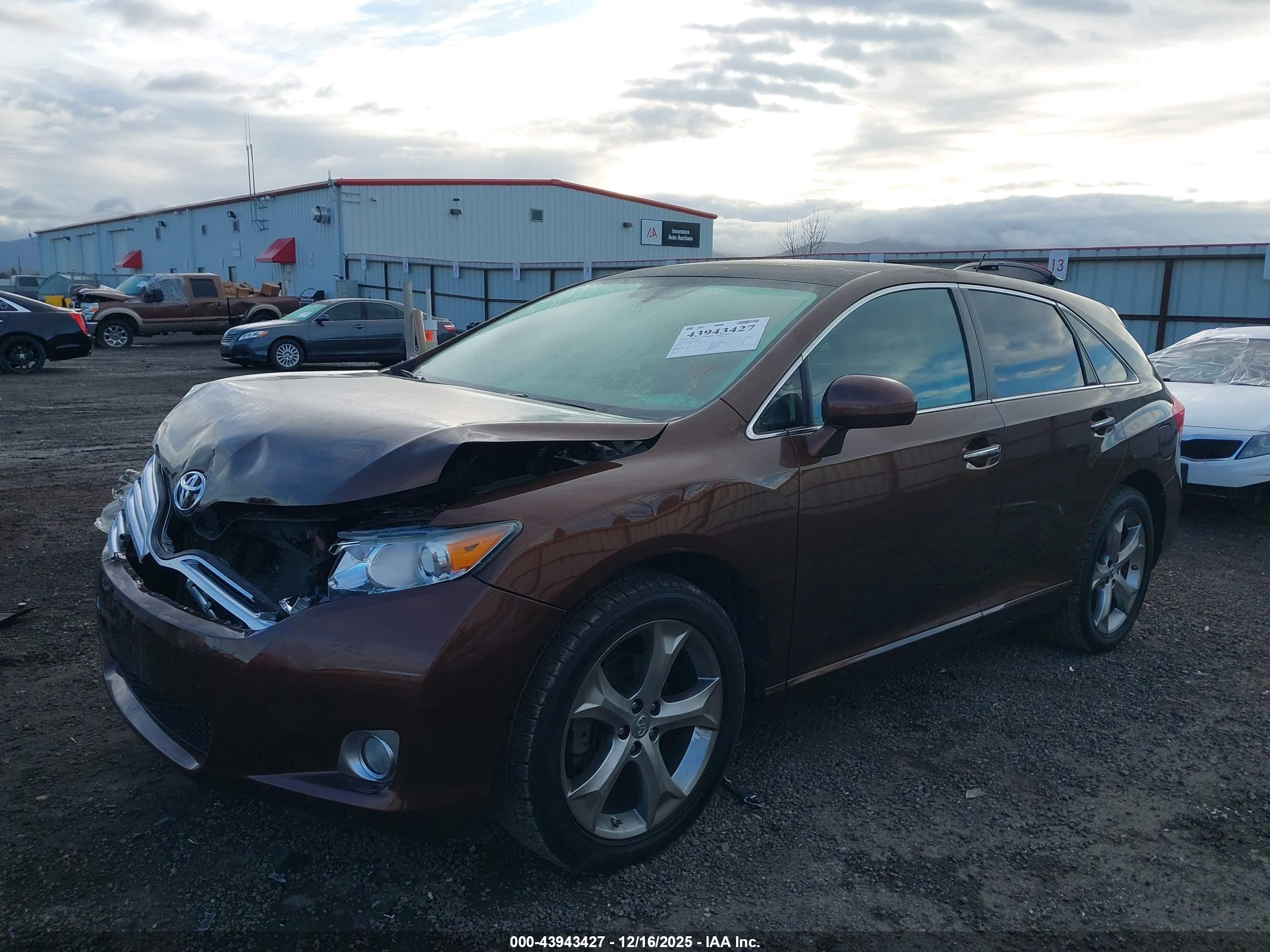 TOYOTA VENZA image 2