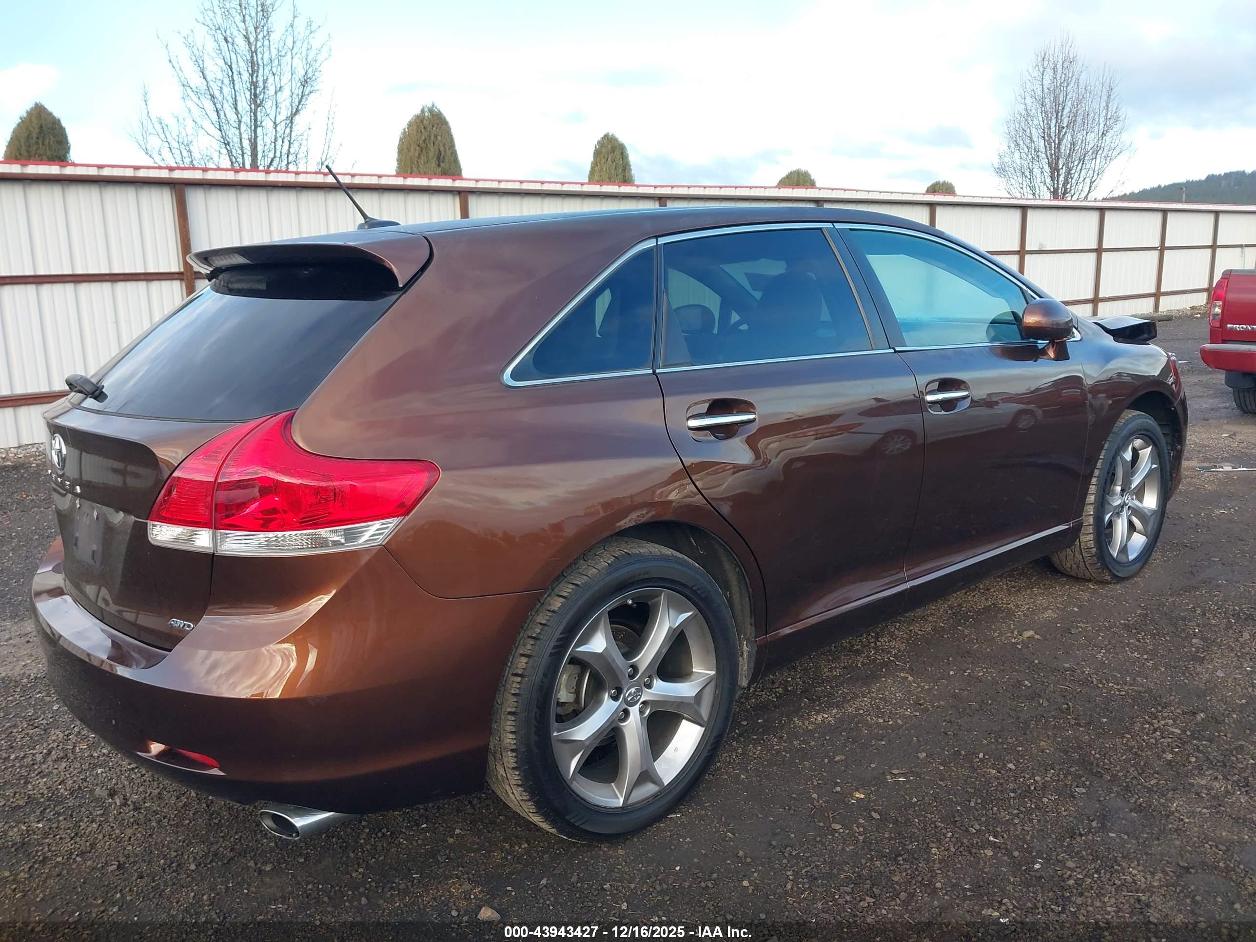 TOYOTA VENZA image 4