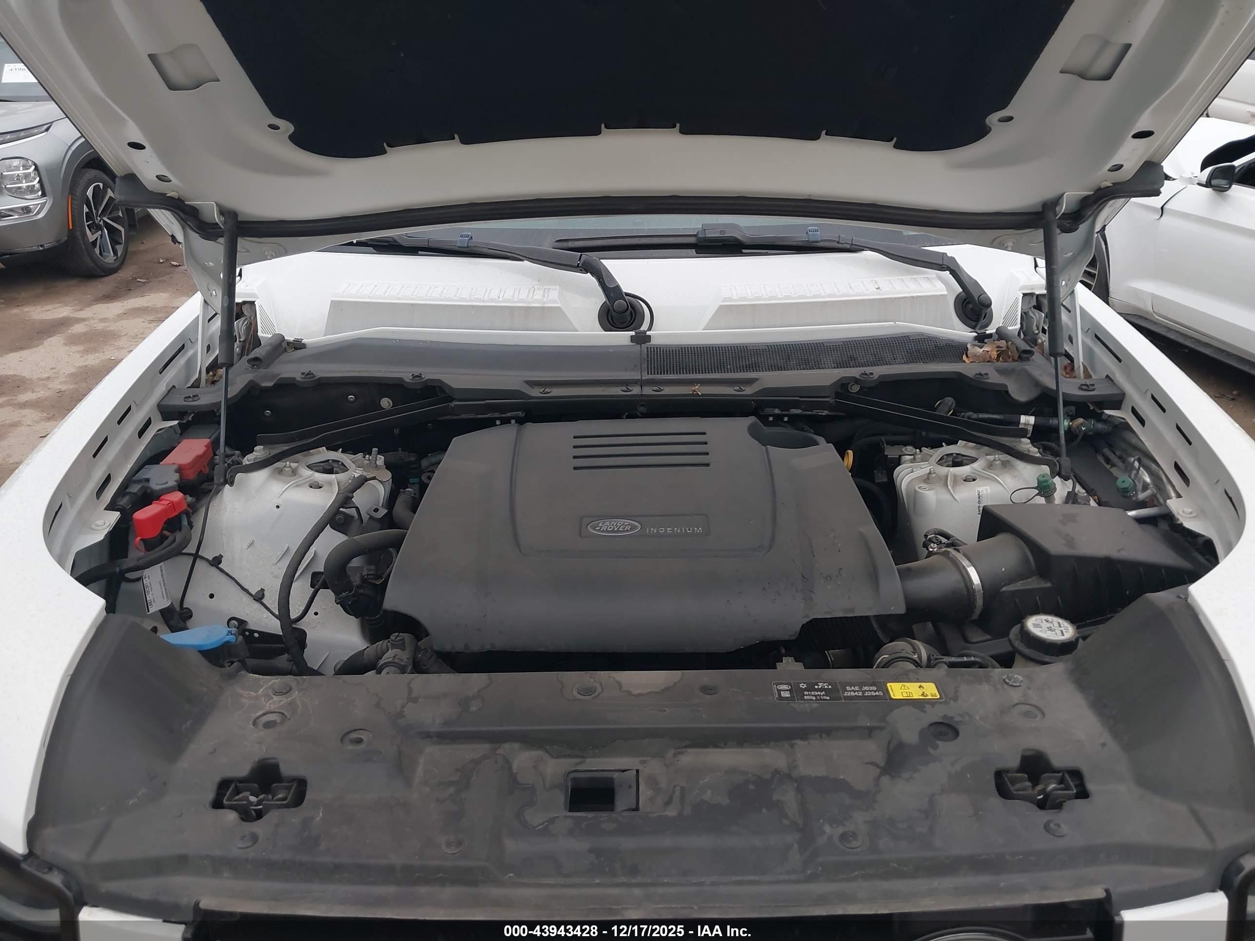 LAND ROVER image 10