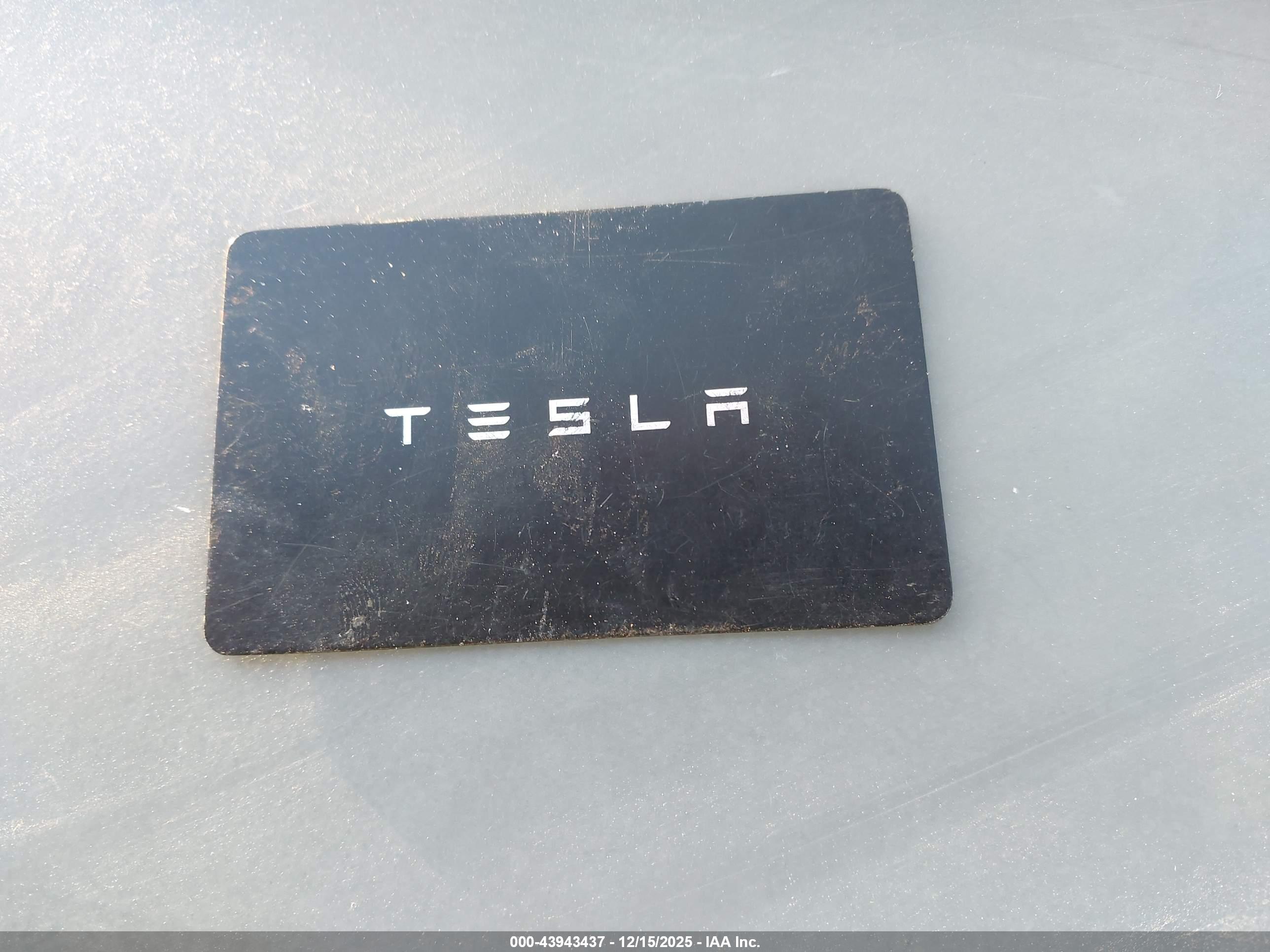 TESLA MODEL image 11