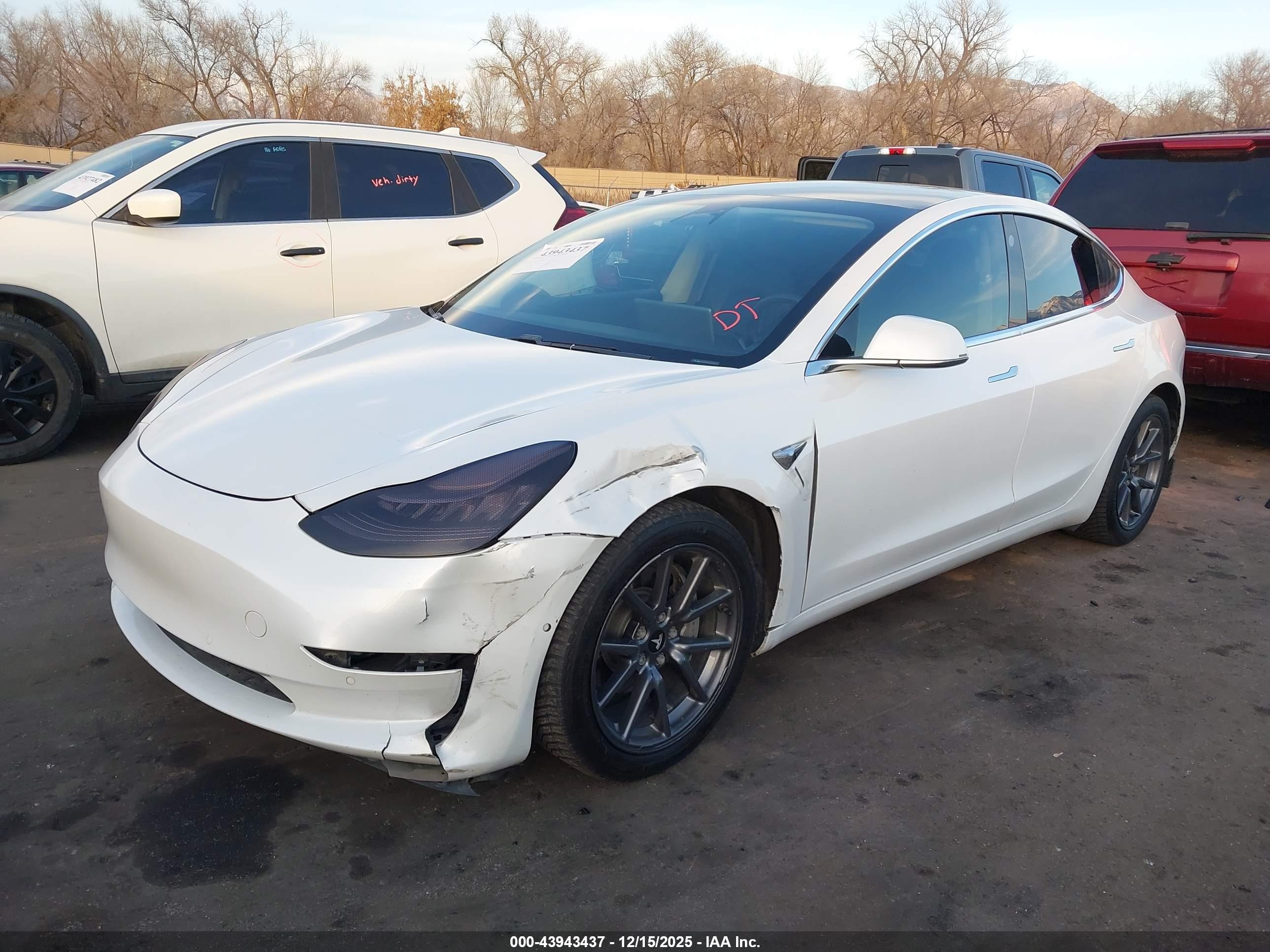 TESLA MODEL image 2