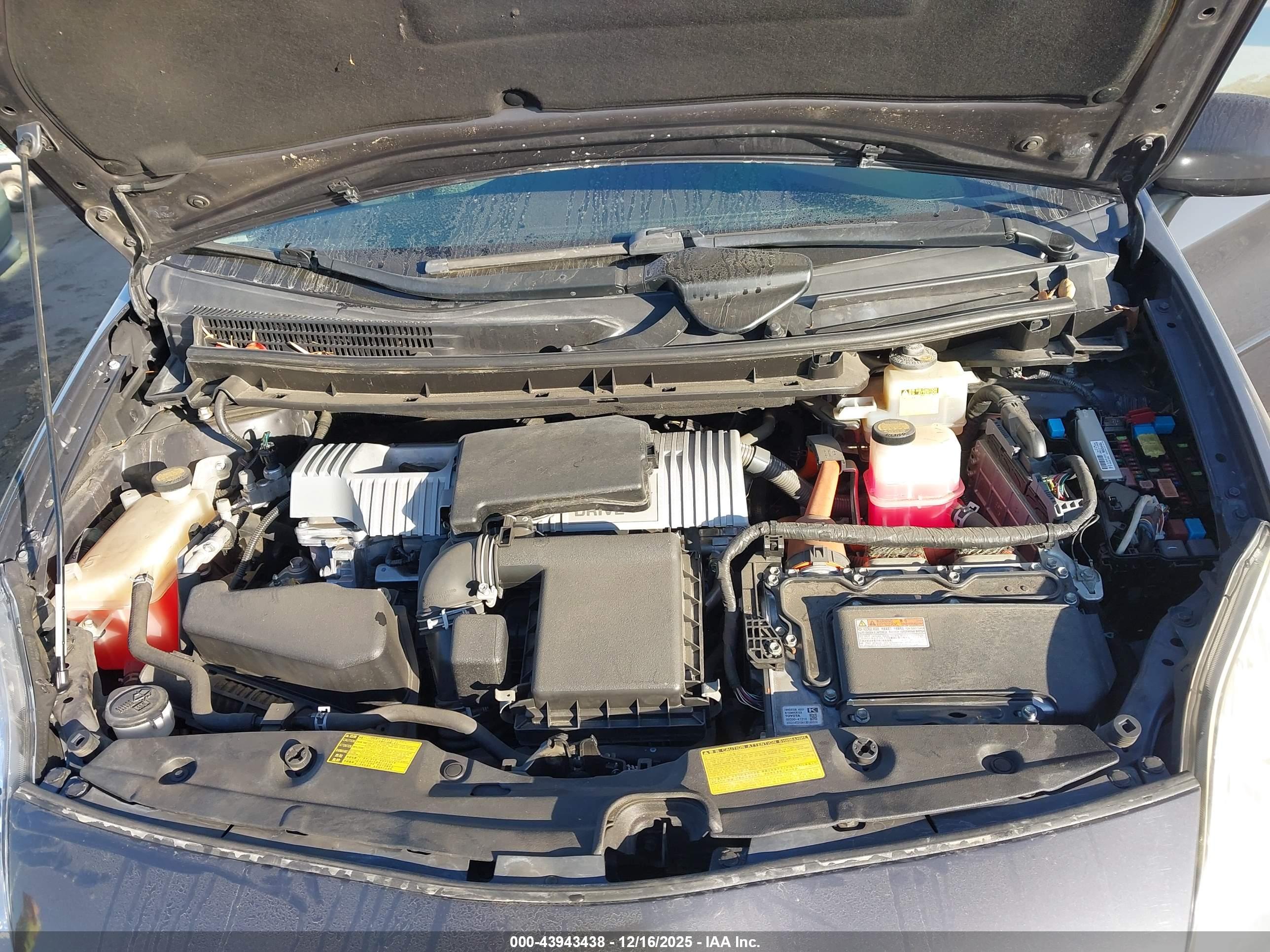 TOYOTA PRIUS image 10