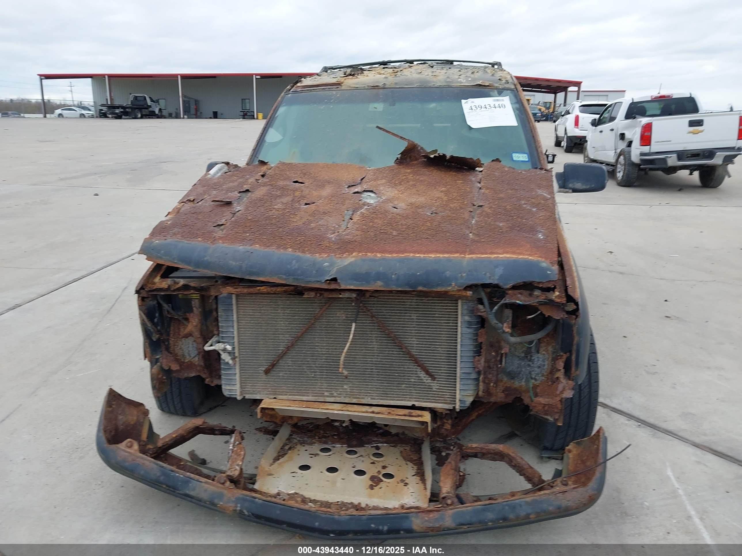 GMC YUKON image 6