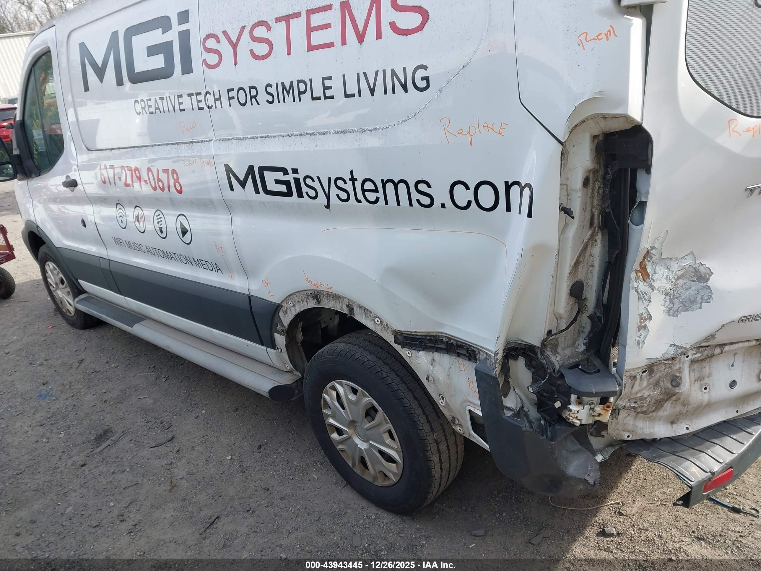 FORD TRANSIT-250 image 3