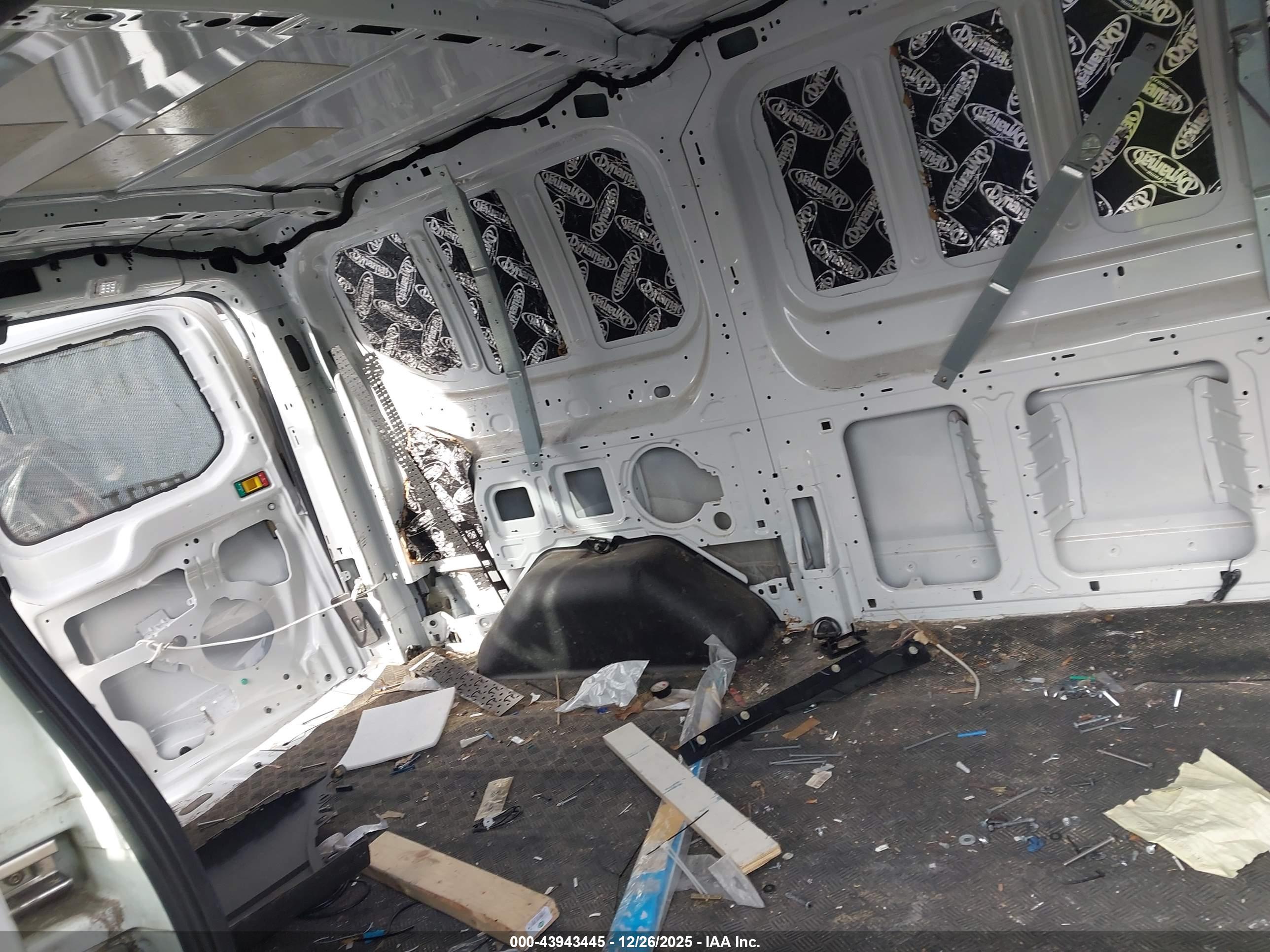FORD TRANSIT-250 image 8