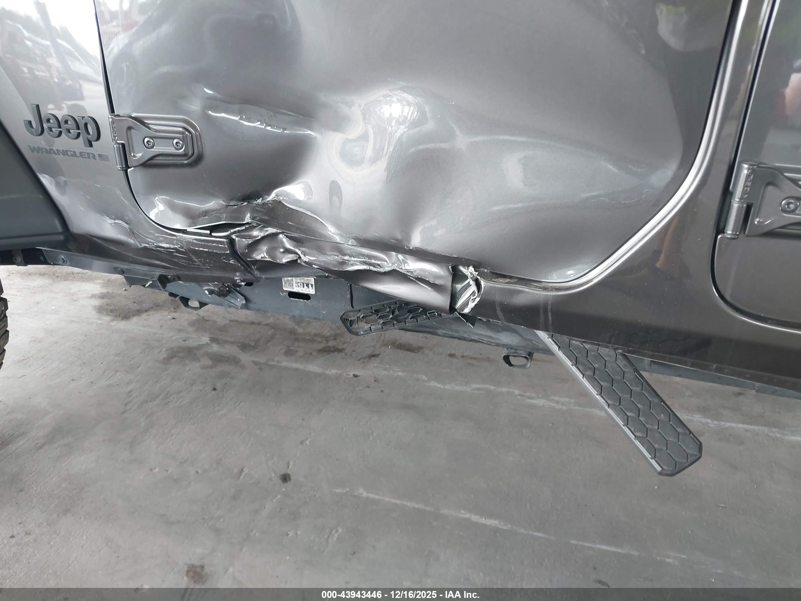 JEEP WRANGLER image 6