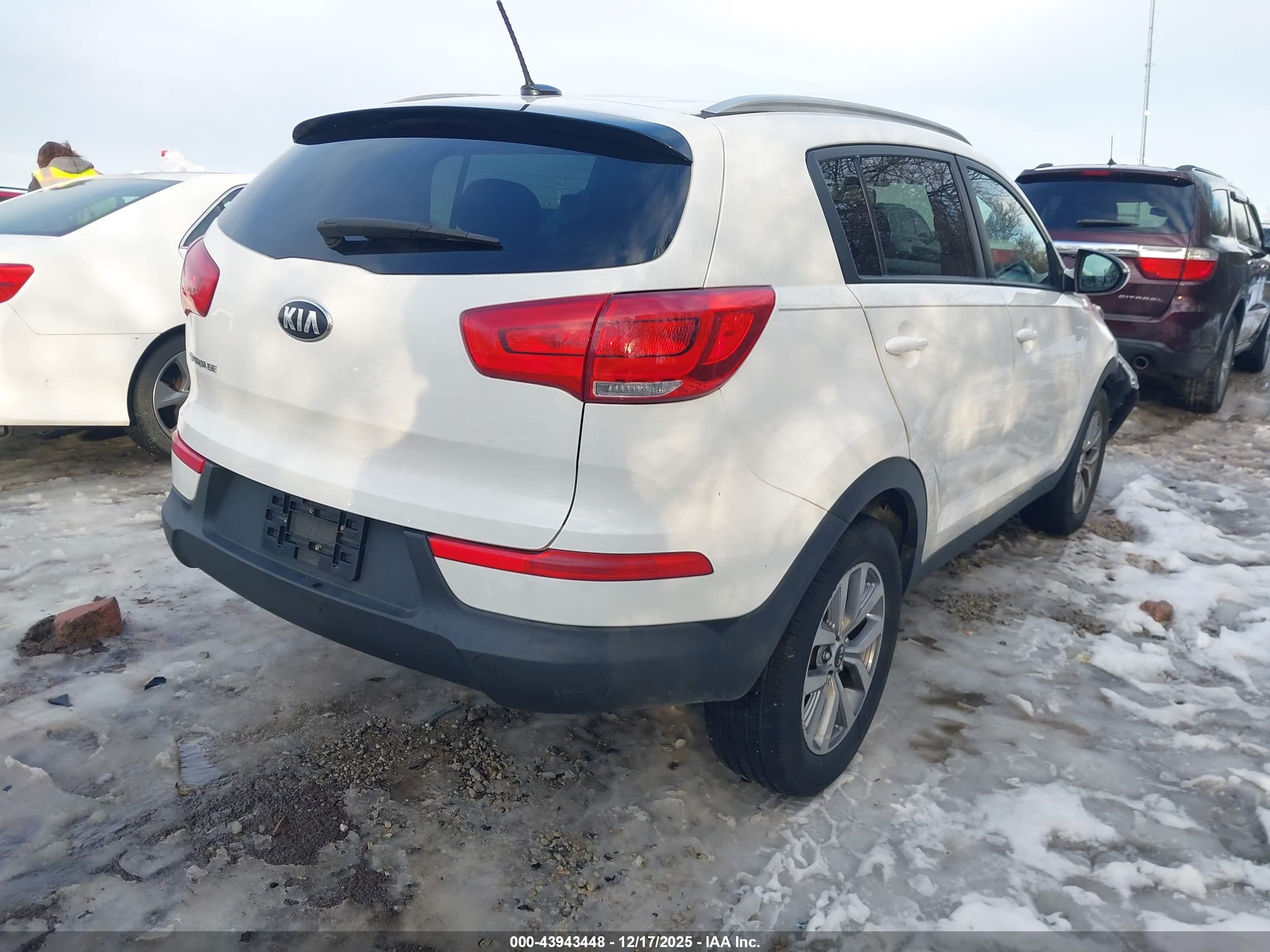 KIA SPORTAGE image 4
