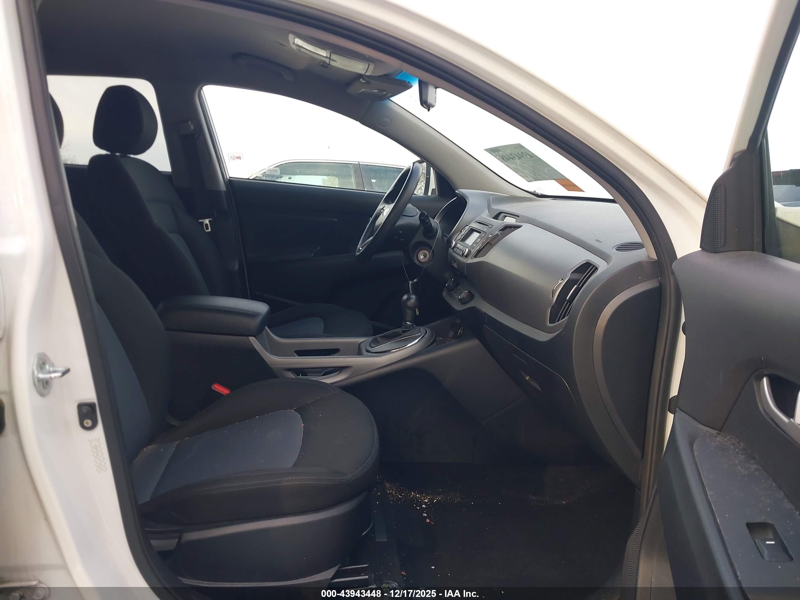 KIA SPORTAGE image 5