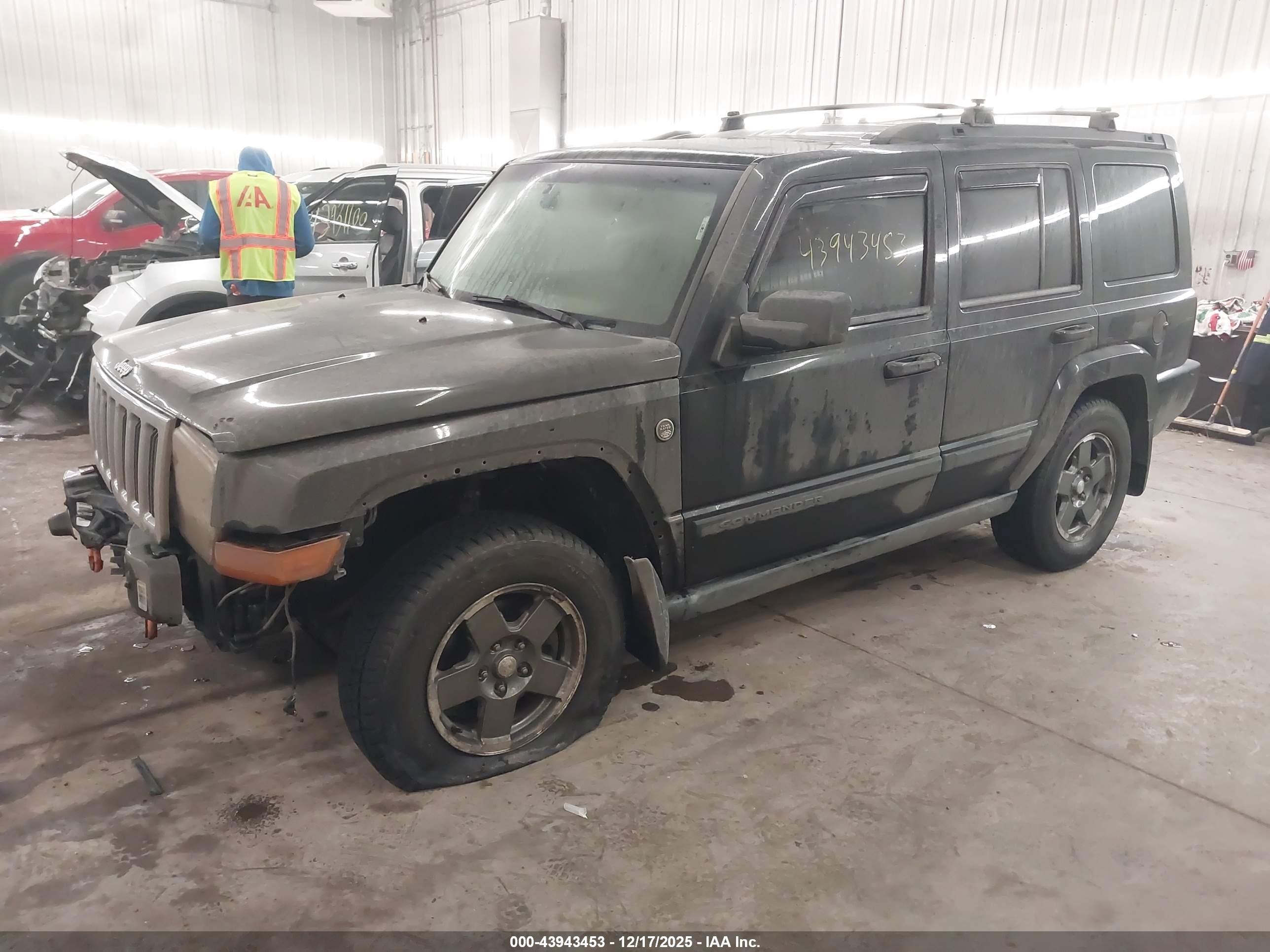 JEEP COMMANDER image 2