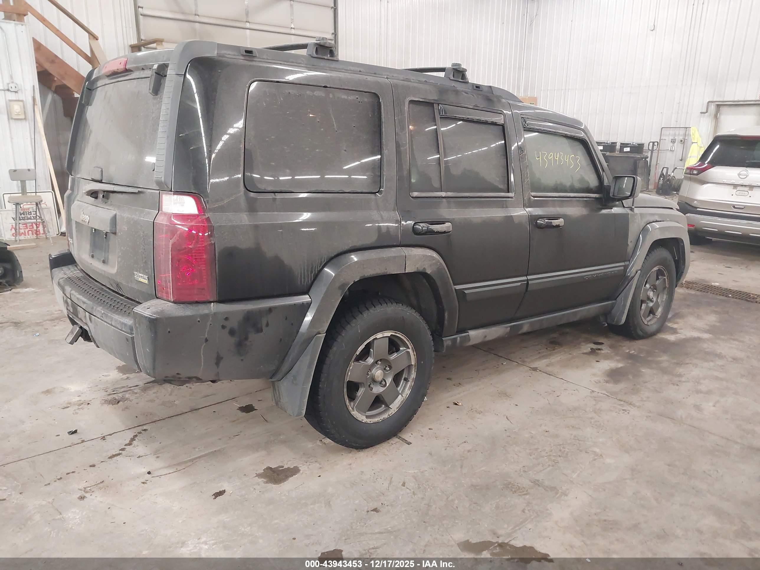 JEEP COMMANDER image 4