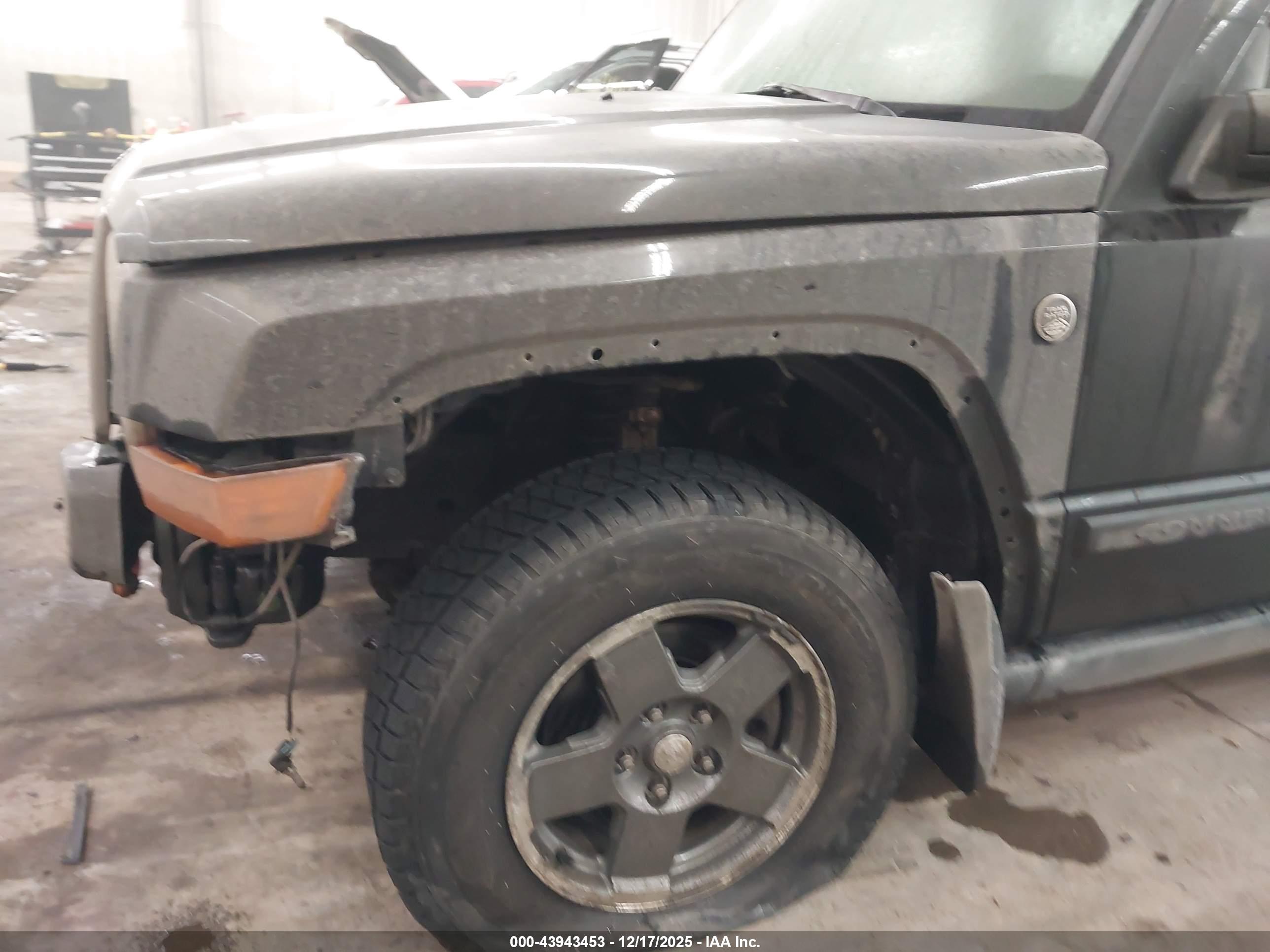 JEEP COMMANDER image 6
