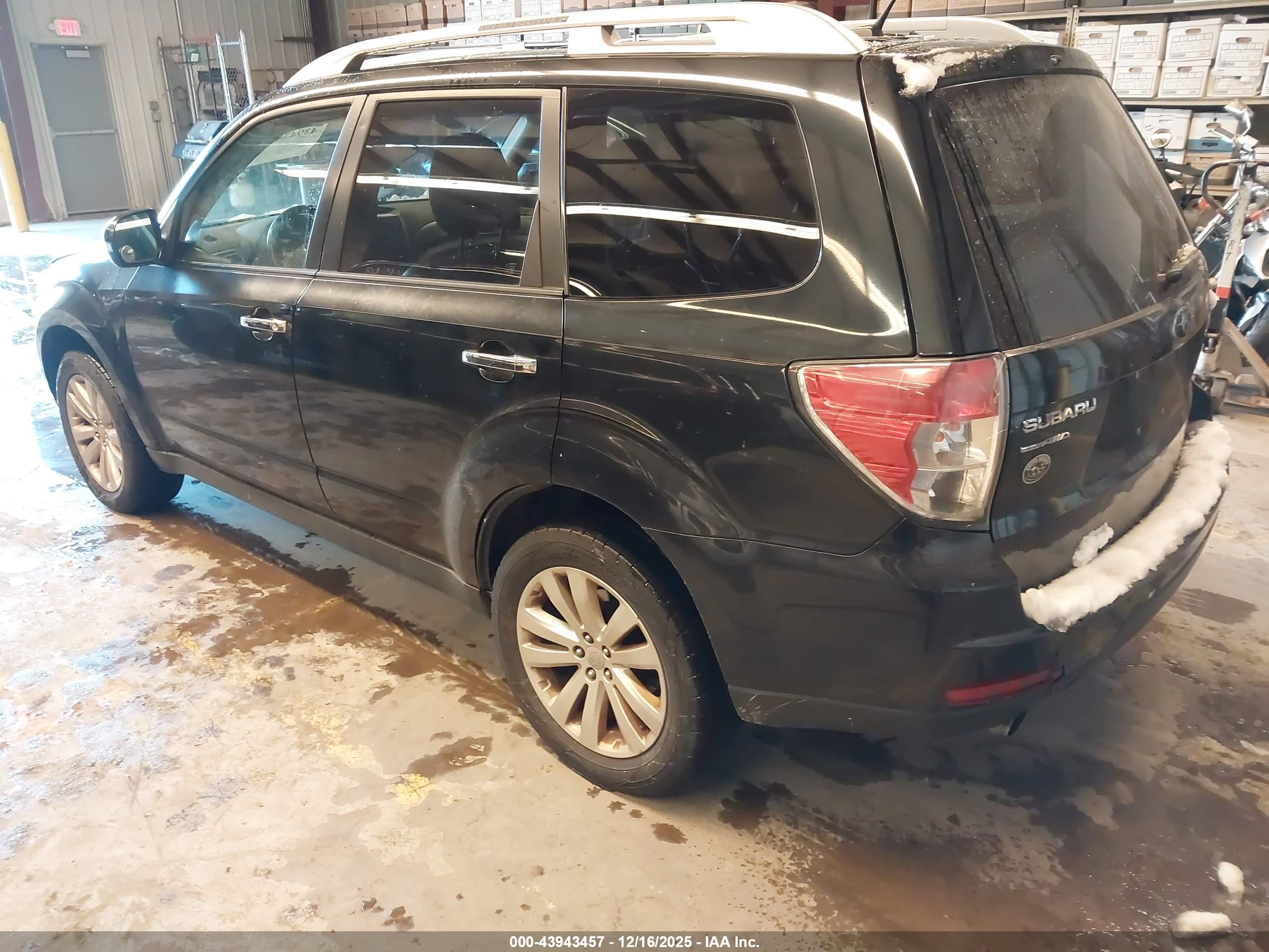 SUBARU FORESTER image 3