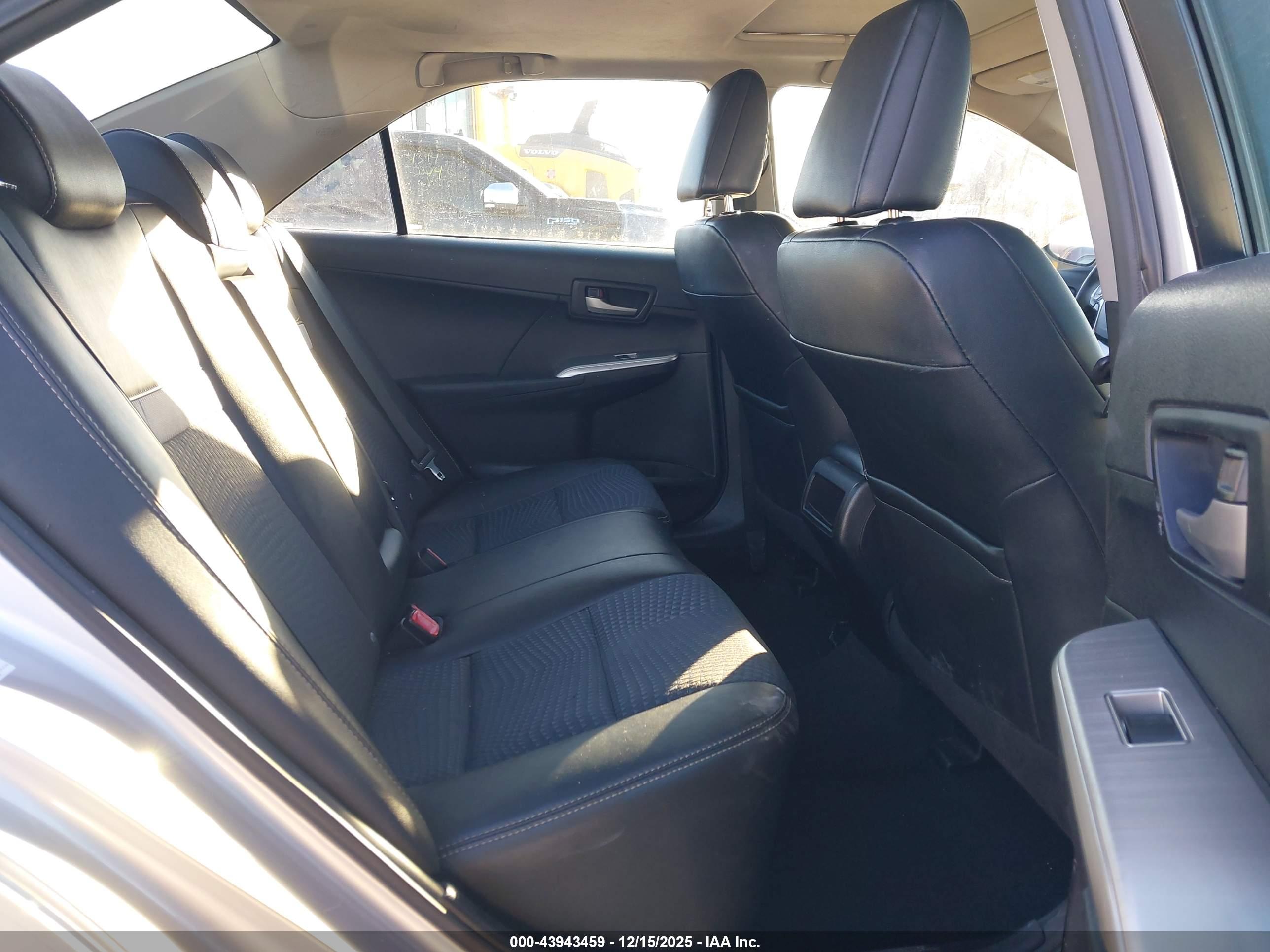 TOYOTA CAMRY image 8