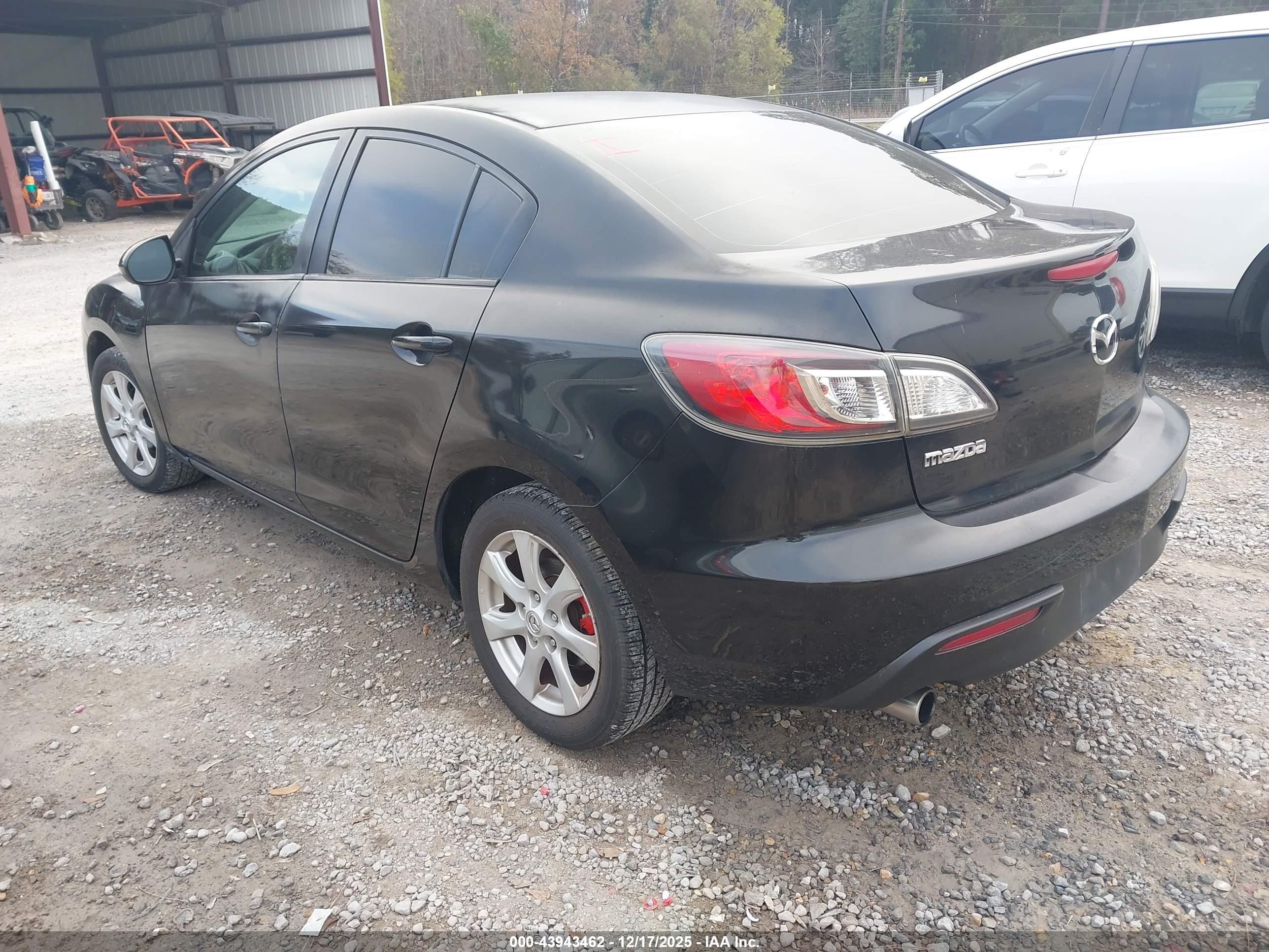 MAZDA MAZDA3 image 3