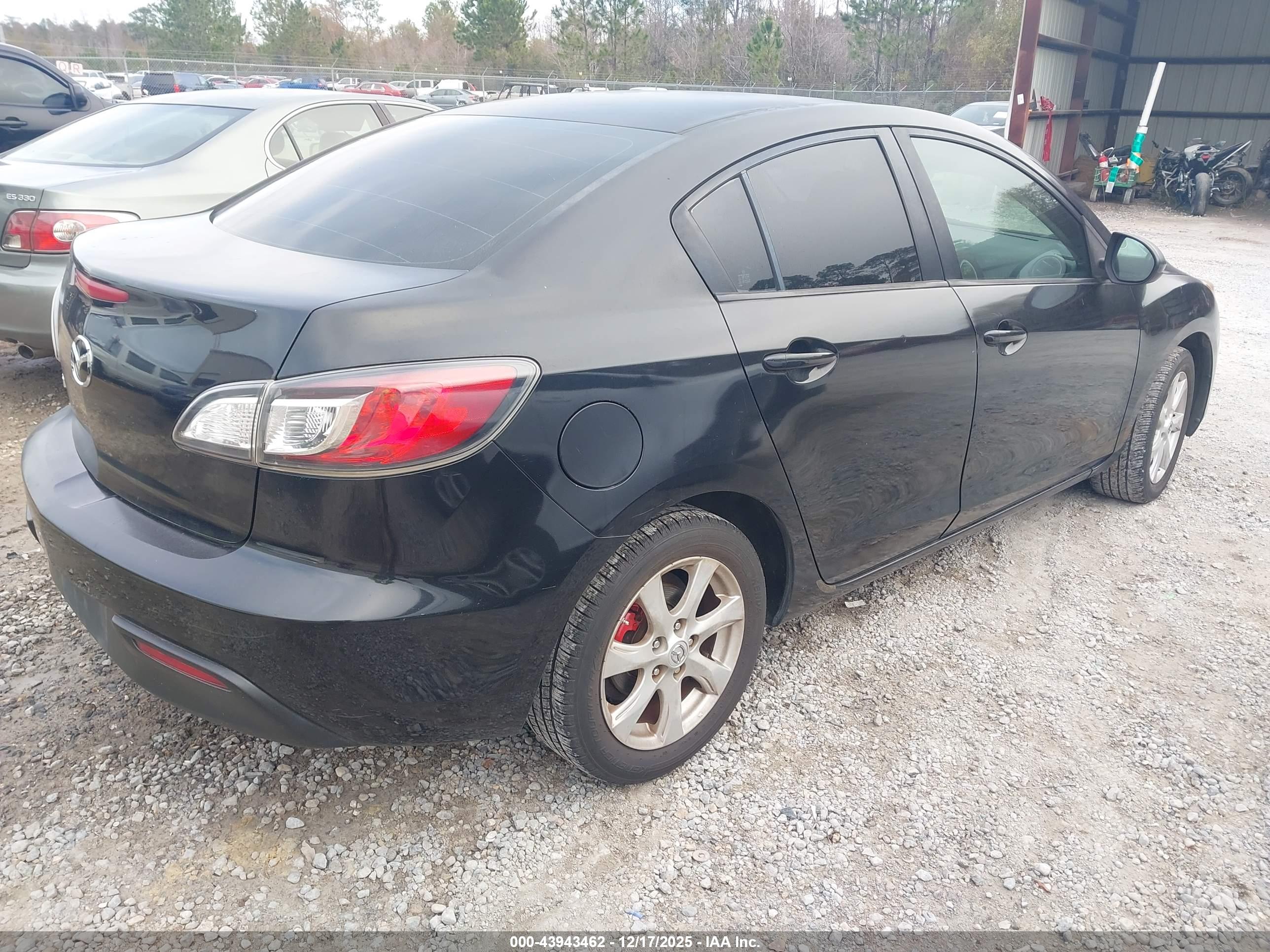 MAZDA MAZDA3 image 4