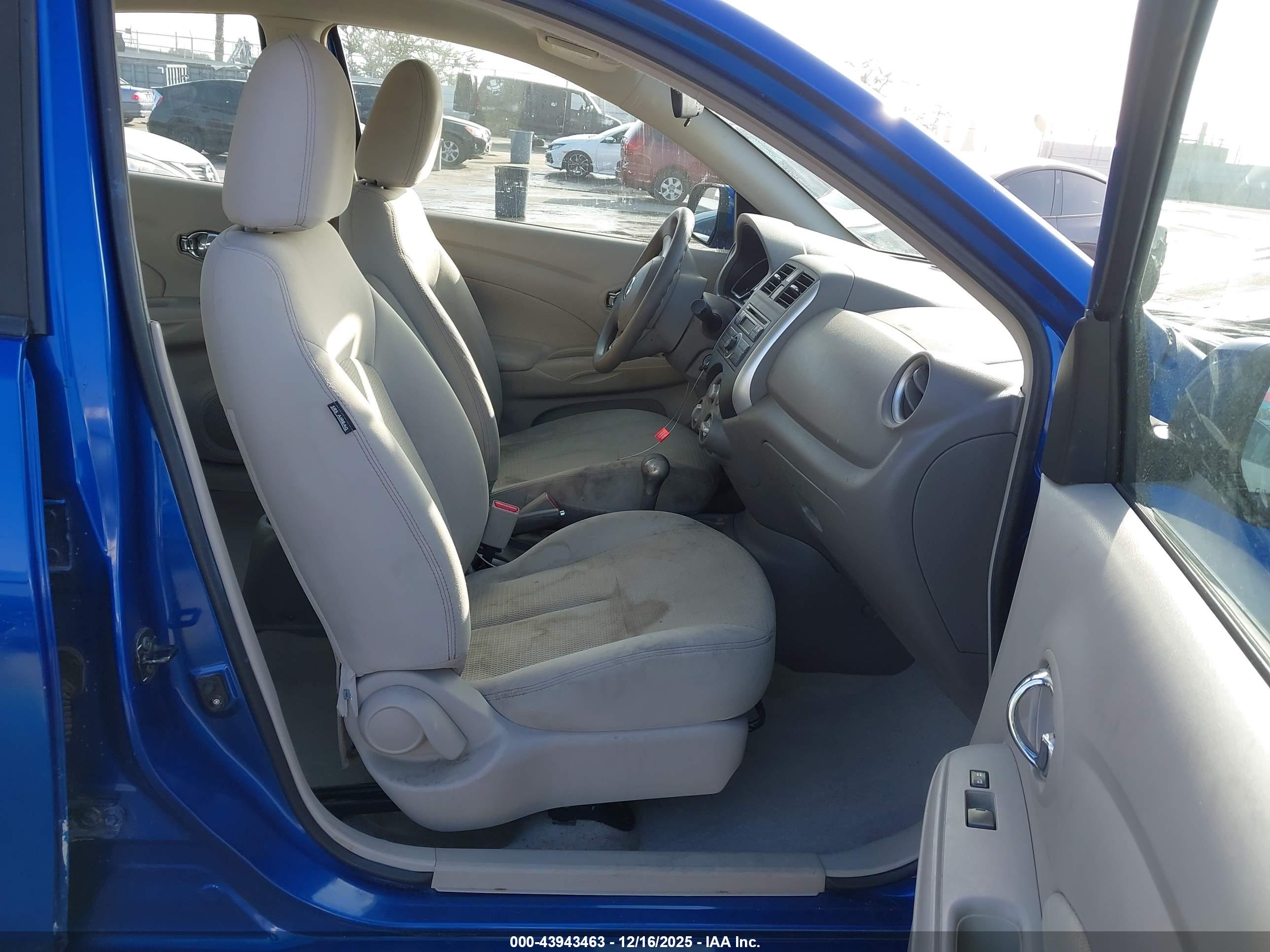 NISSAN VERSA image 5