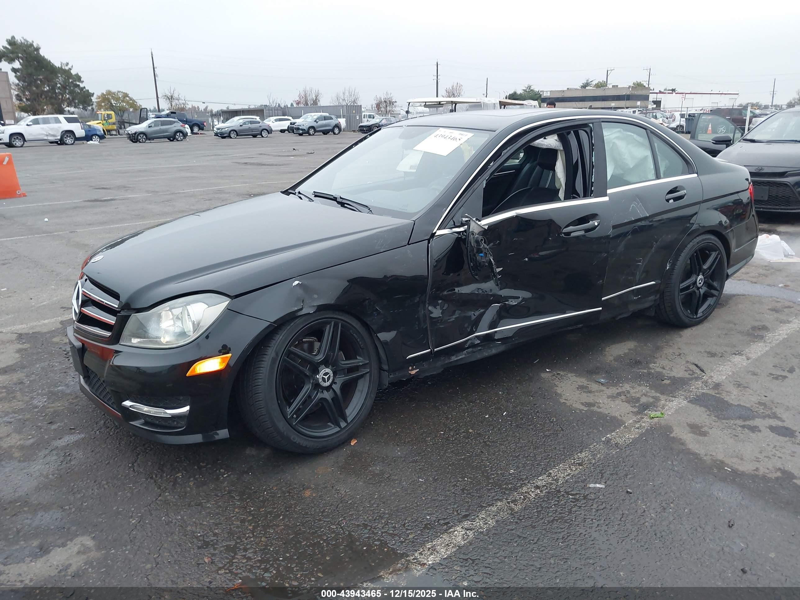 MERCEDES-BENZ C-CLASS image 2