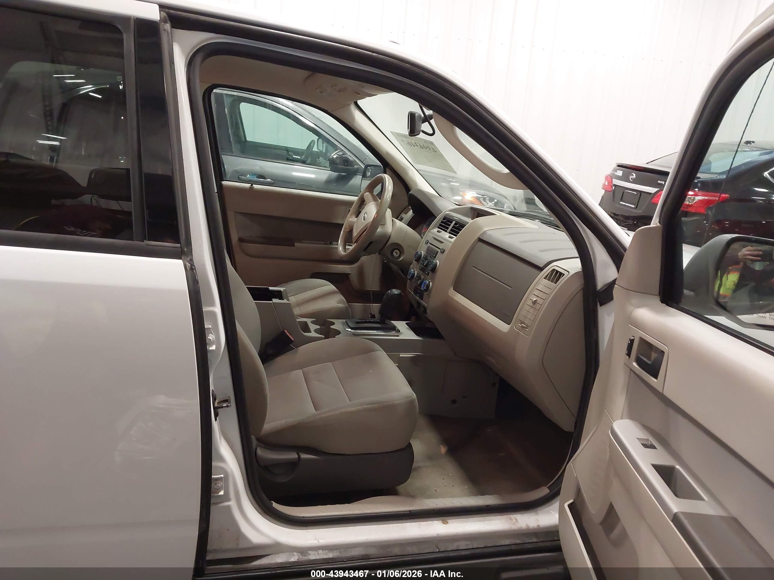 FORD ESCAPE image 5