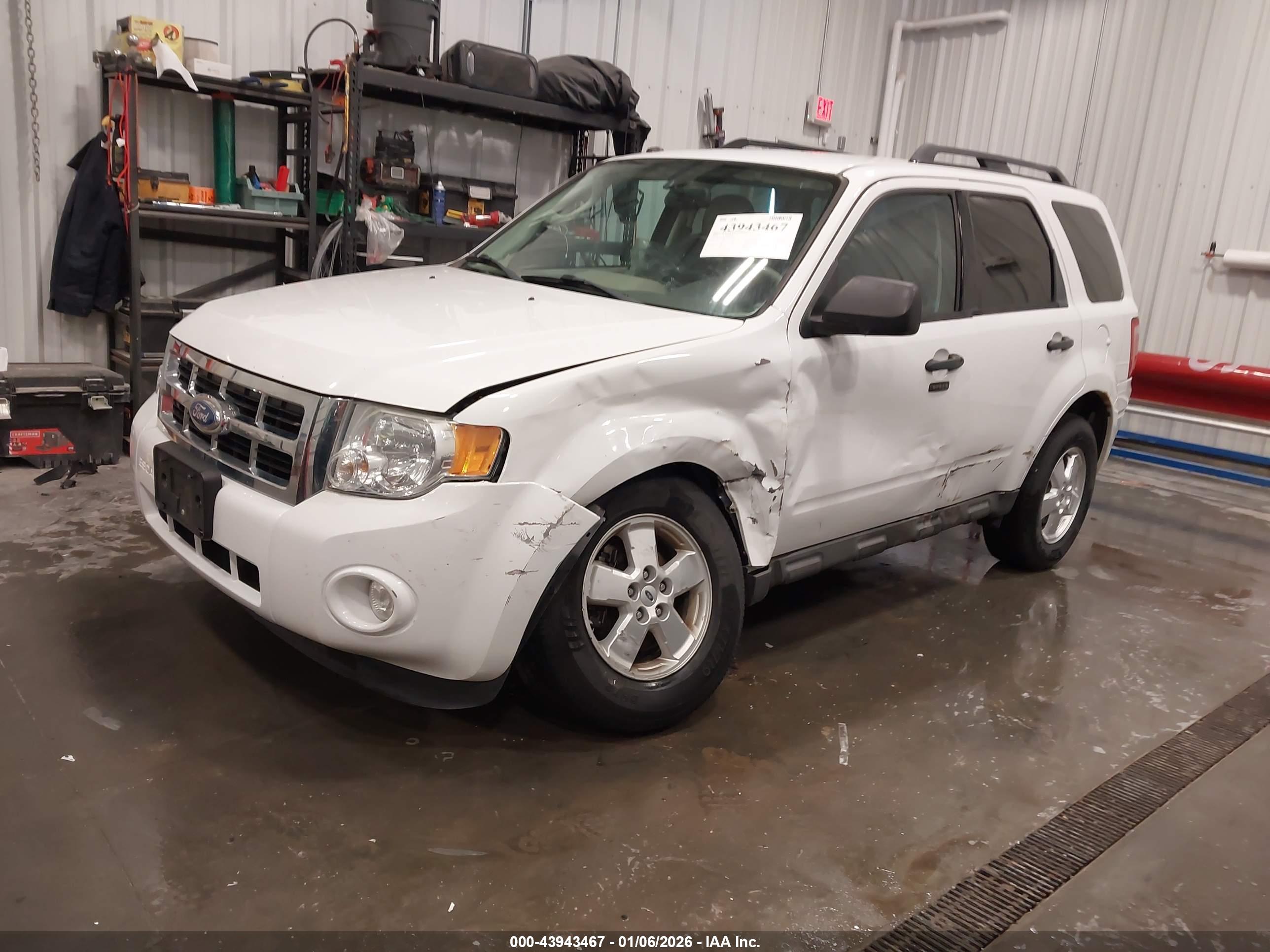 FORD ESCAPE image 6