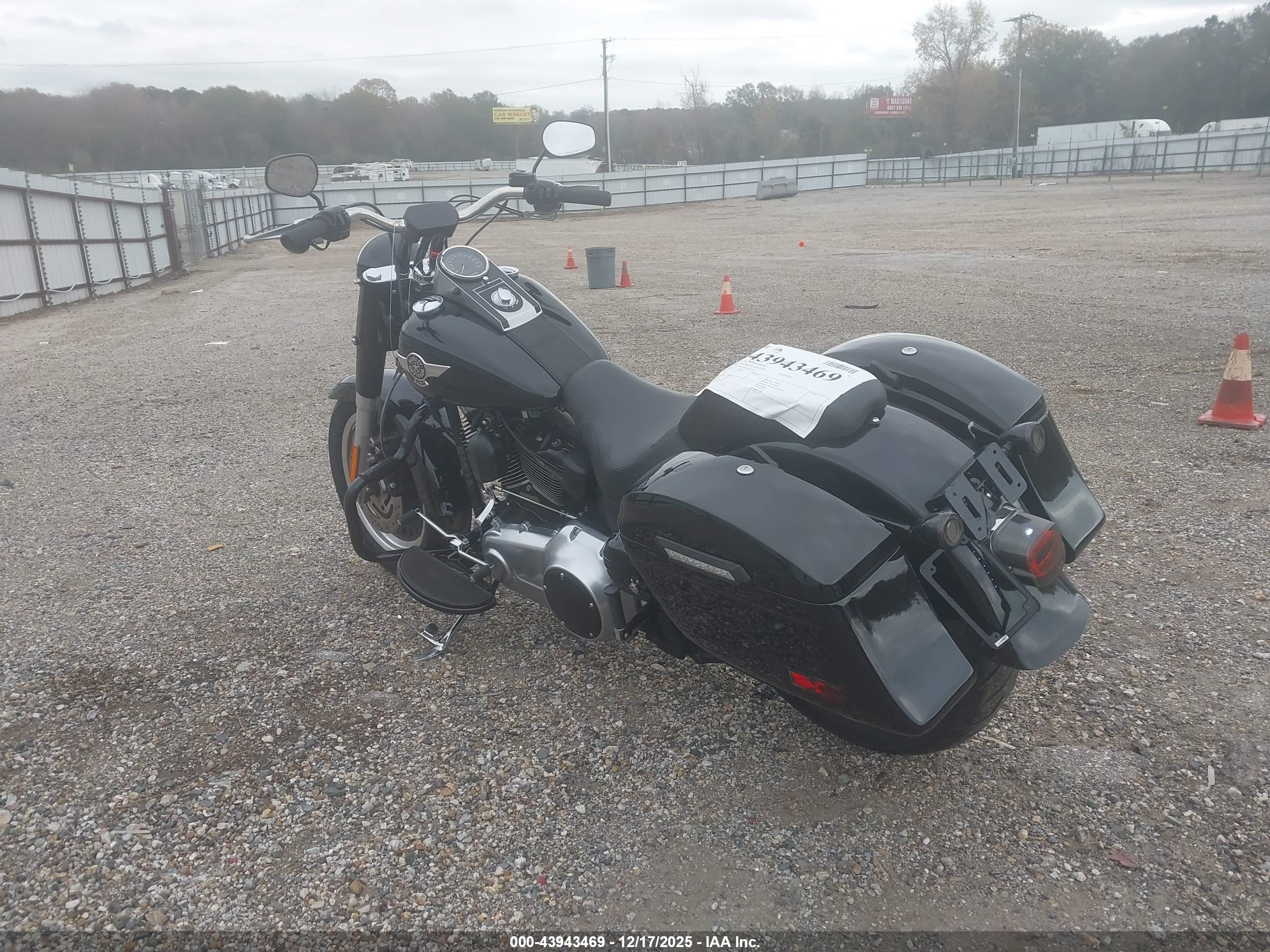 HARLEY-DAVIDSON FLSTFB image 3