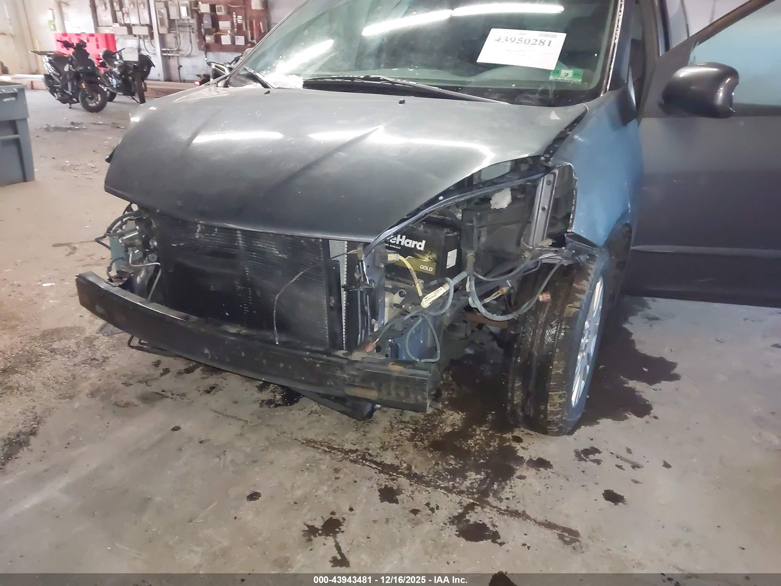 TOYOTA SIENNA image 6
