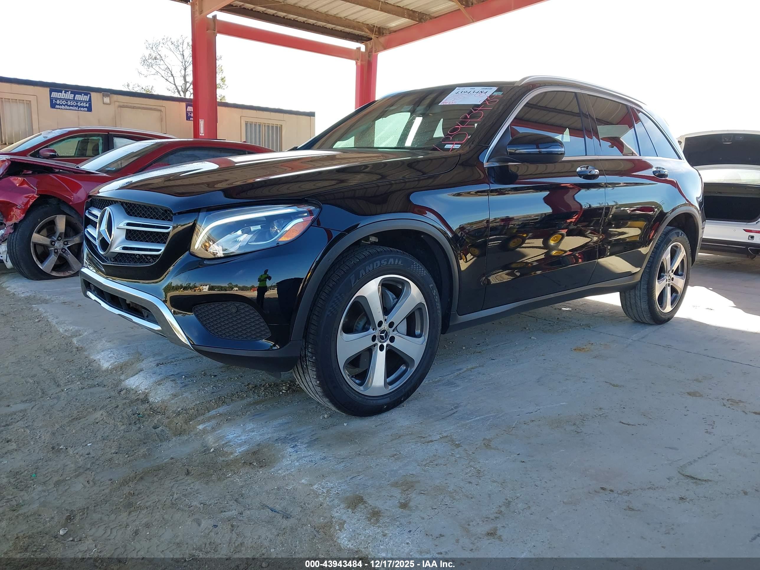MERCEDES-BENZ GLC image 2