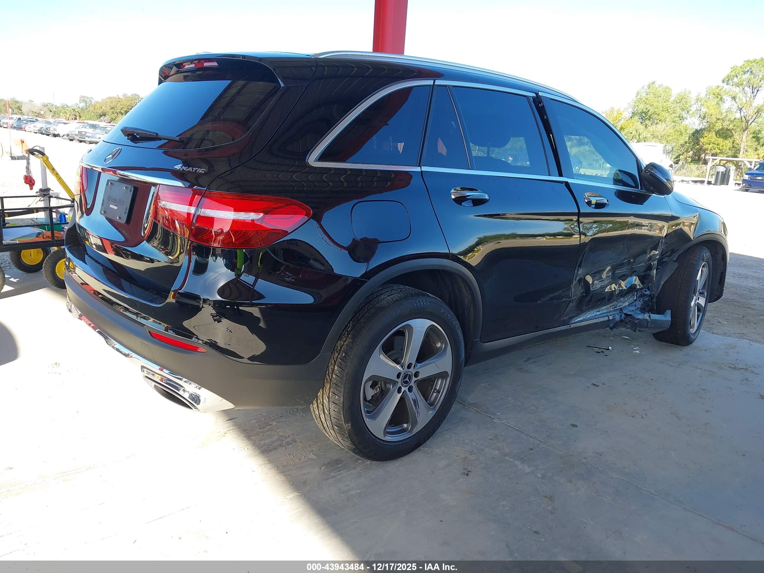 MERCEDES-BENZ GLC image 4
