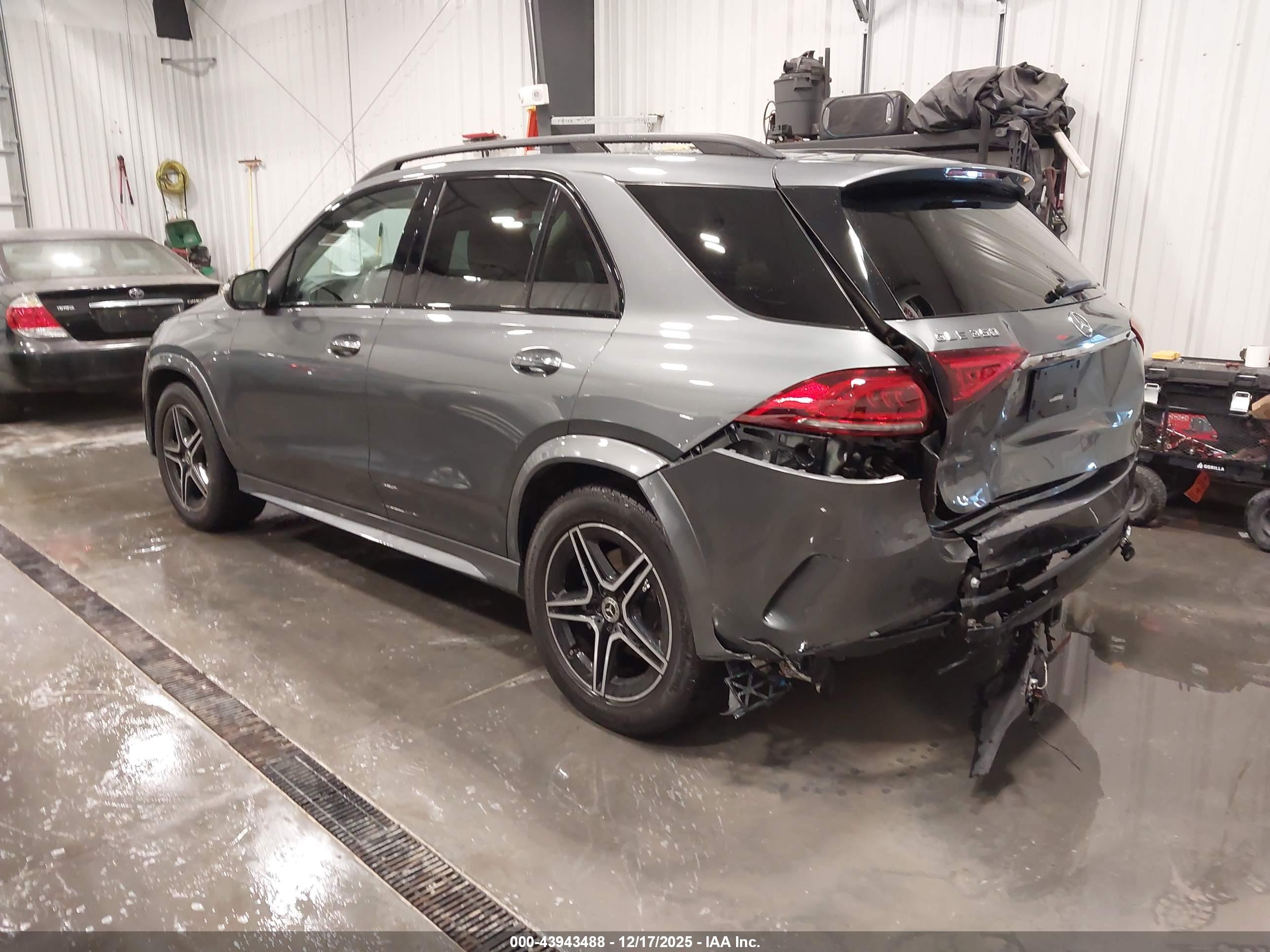 MERCEDES-BENZ GLE image 3
