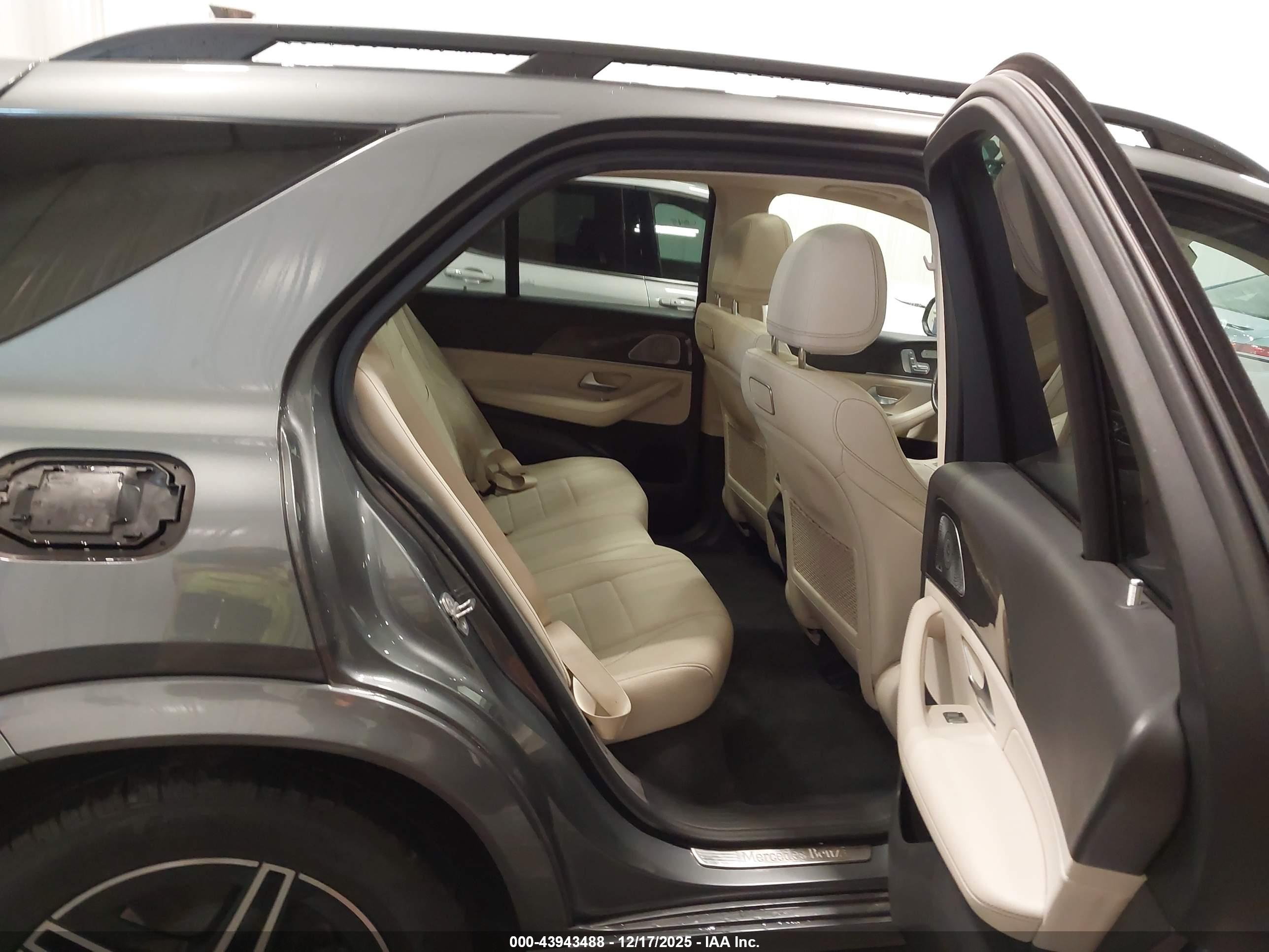 MERCEDES-BENZ GLE image 8