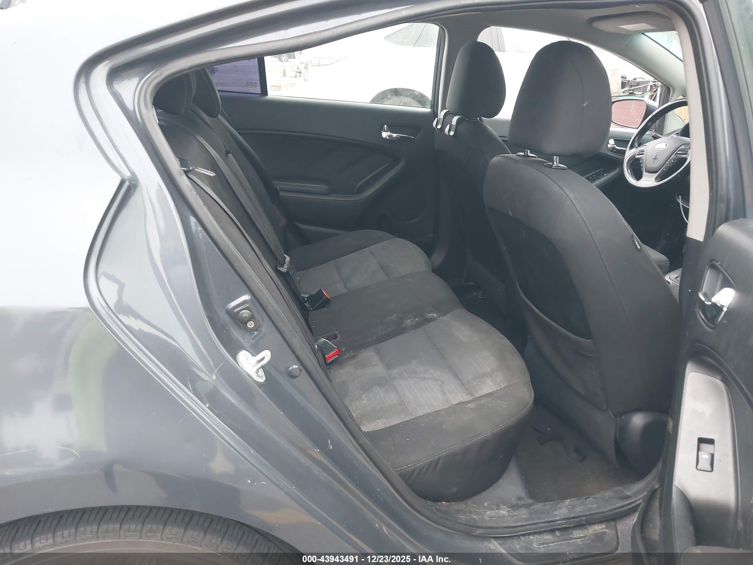 KIA FORTE image 8