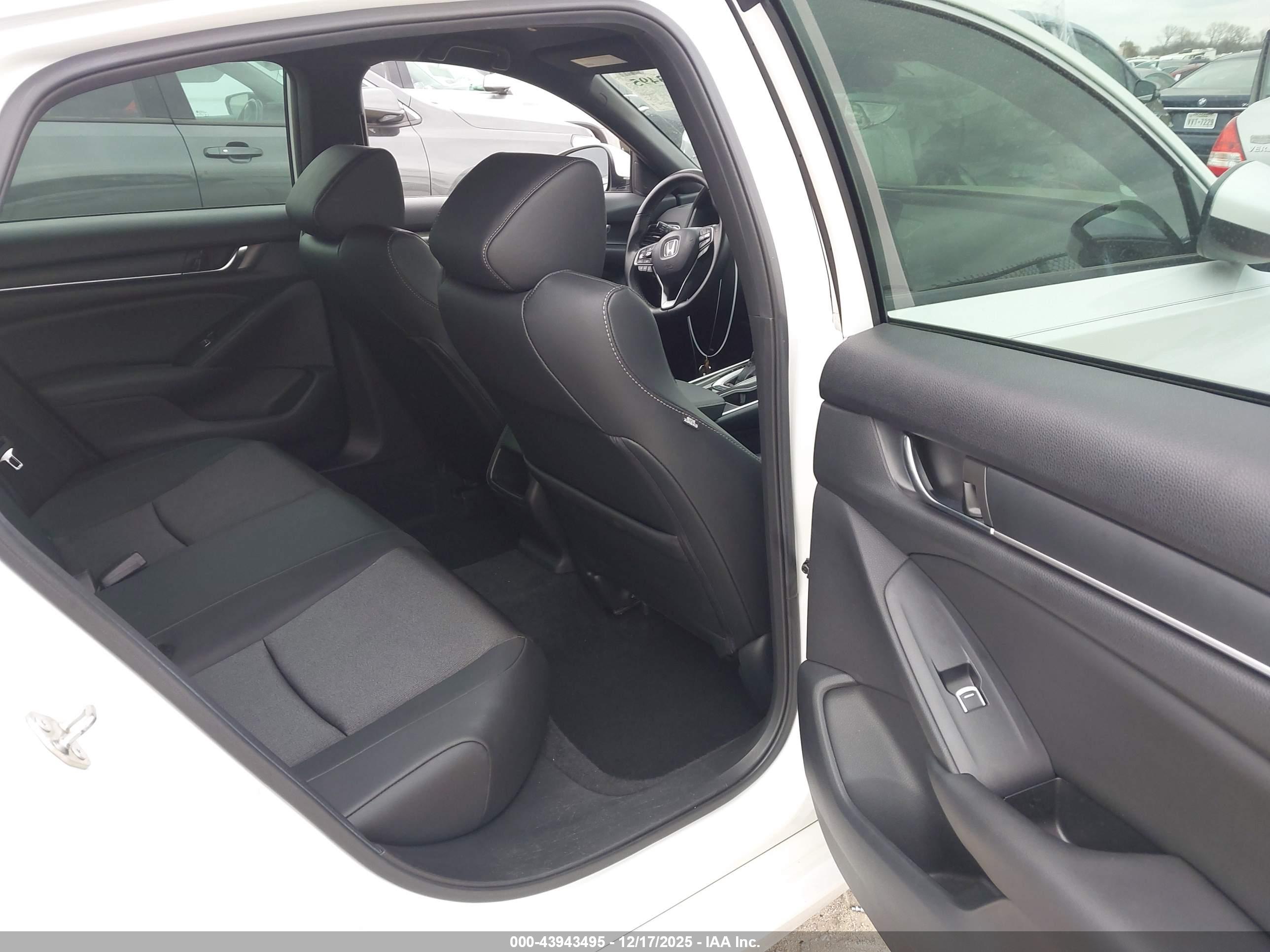 HONDA ACCORD image 8
