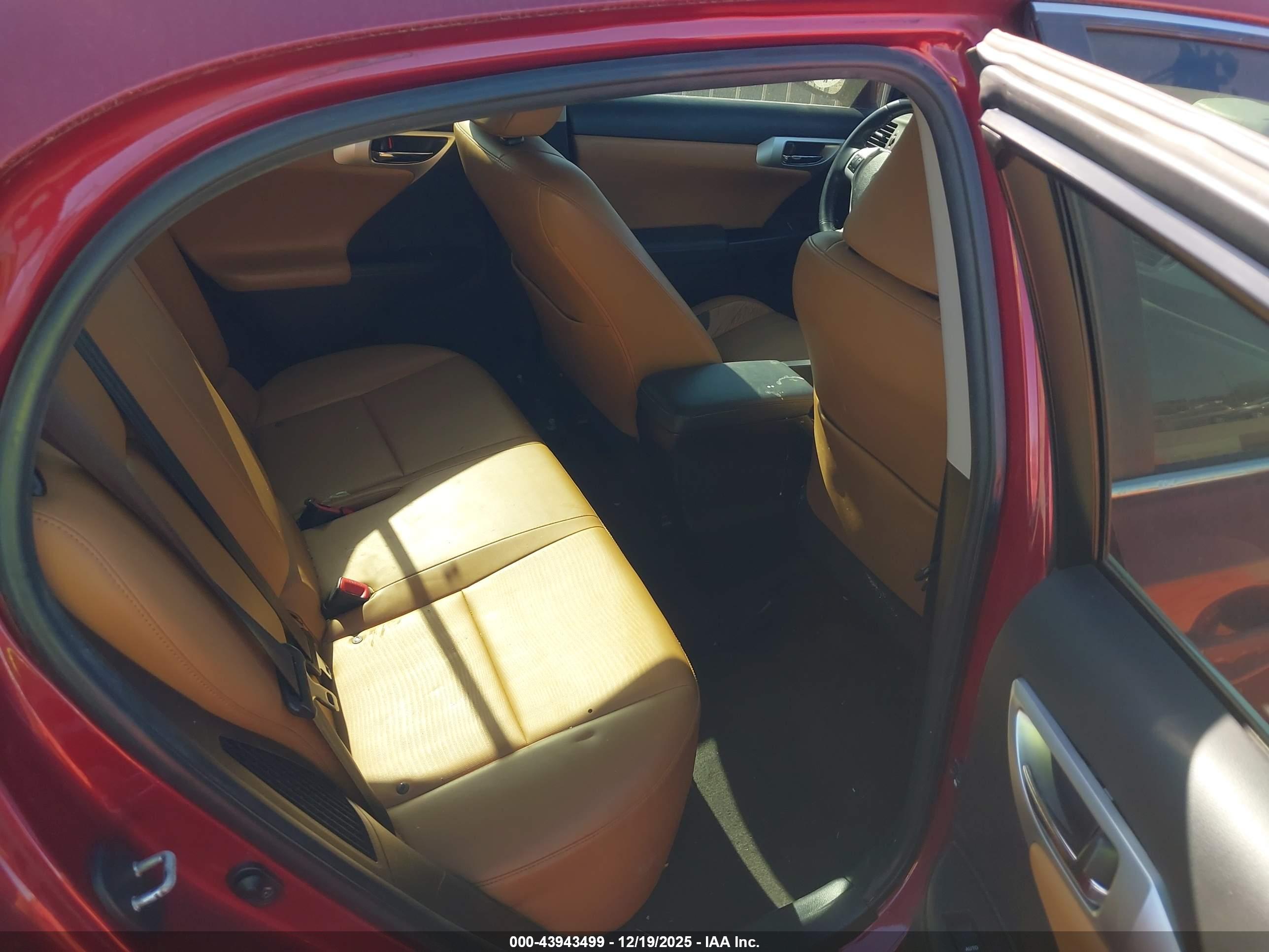 LEXUS CT image 8