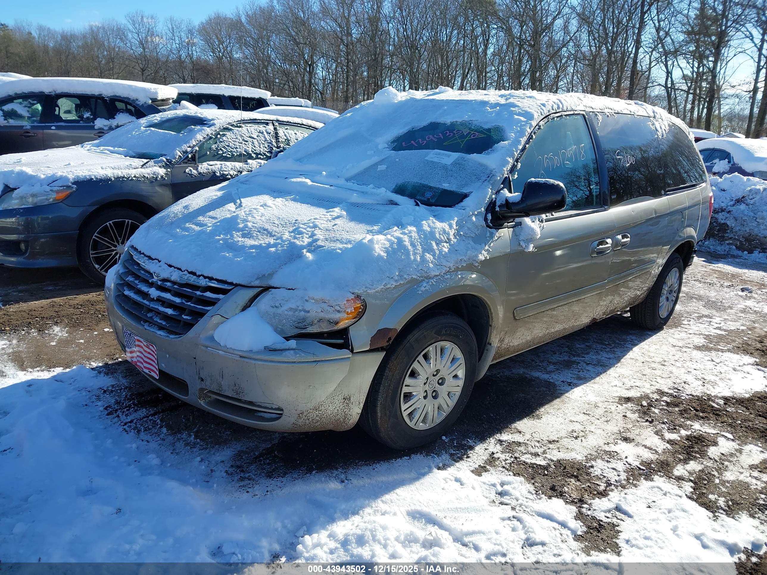 CHRYSLER TOWN image 2