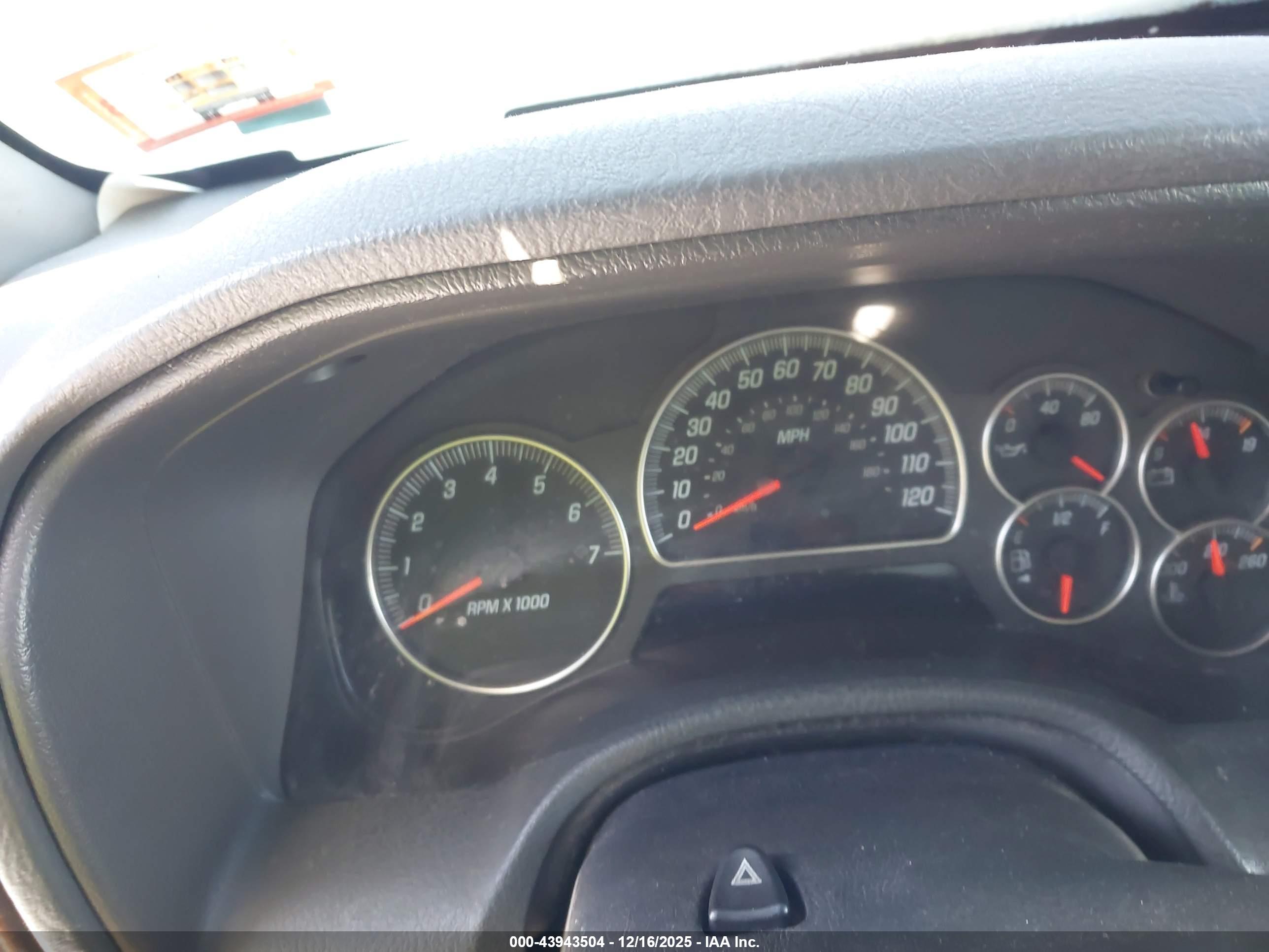 GMC ENVOY image 7
