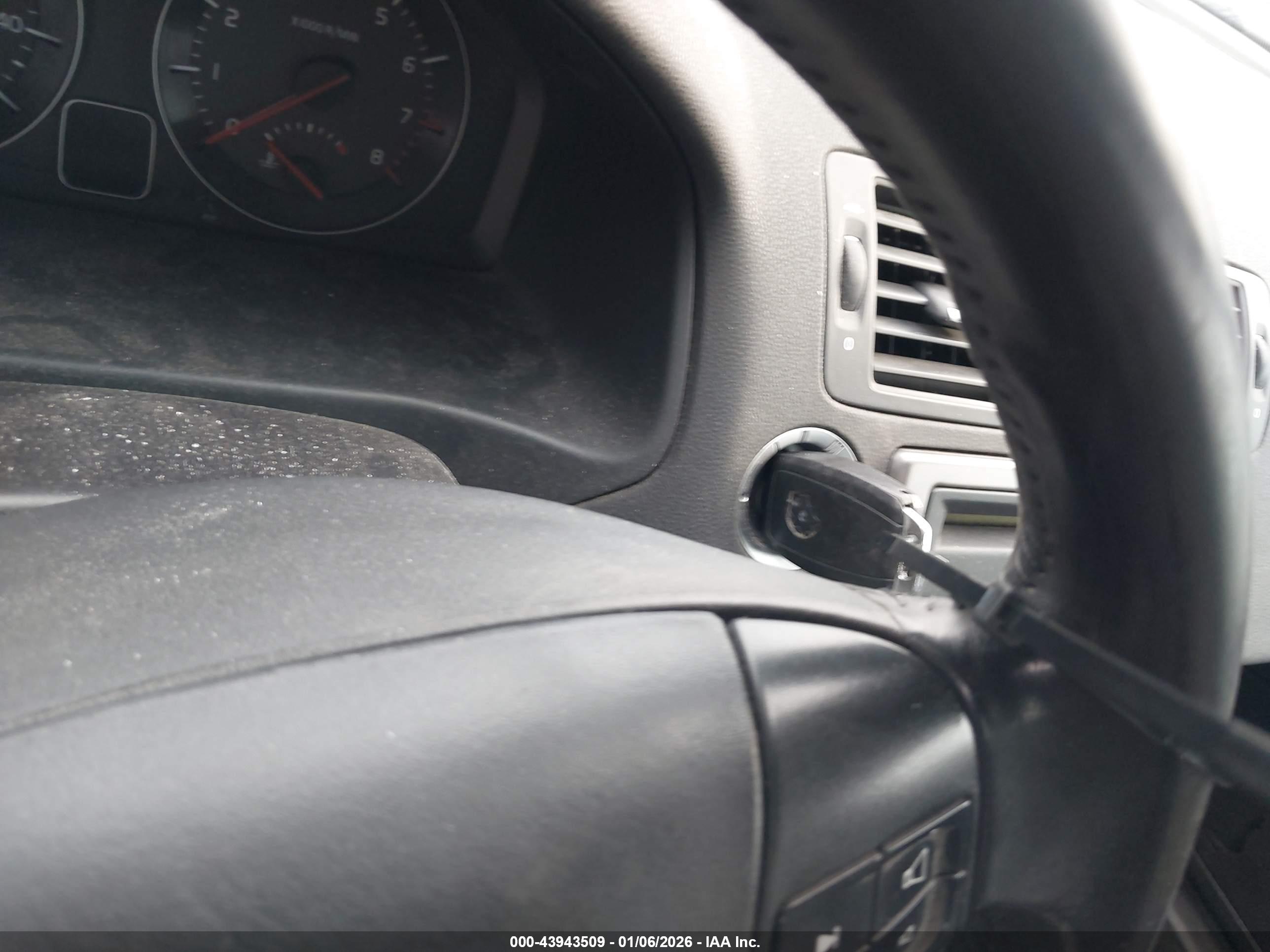 VOLVO C30 image 11