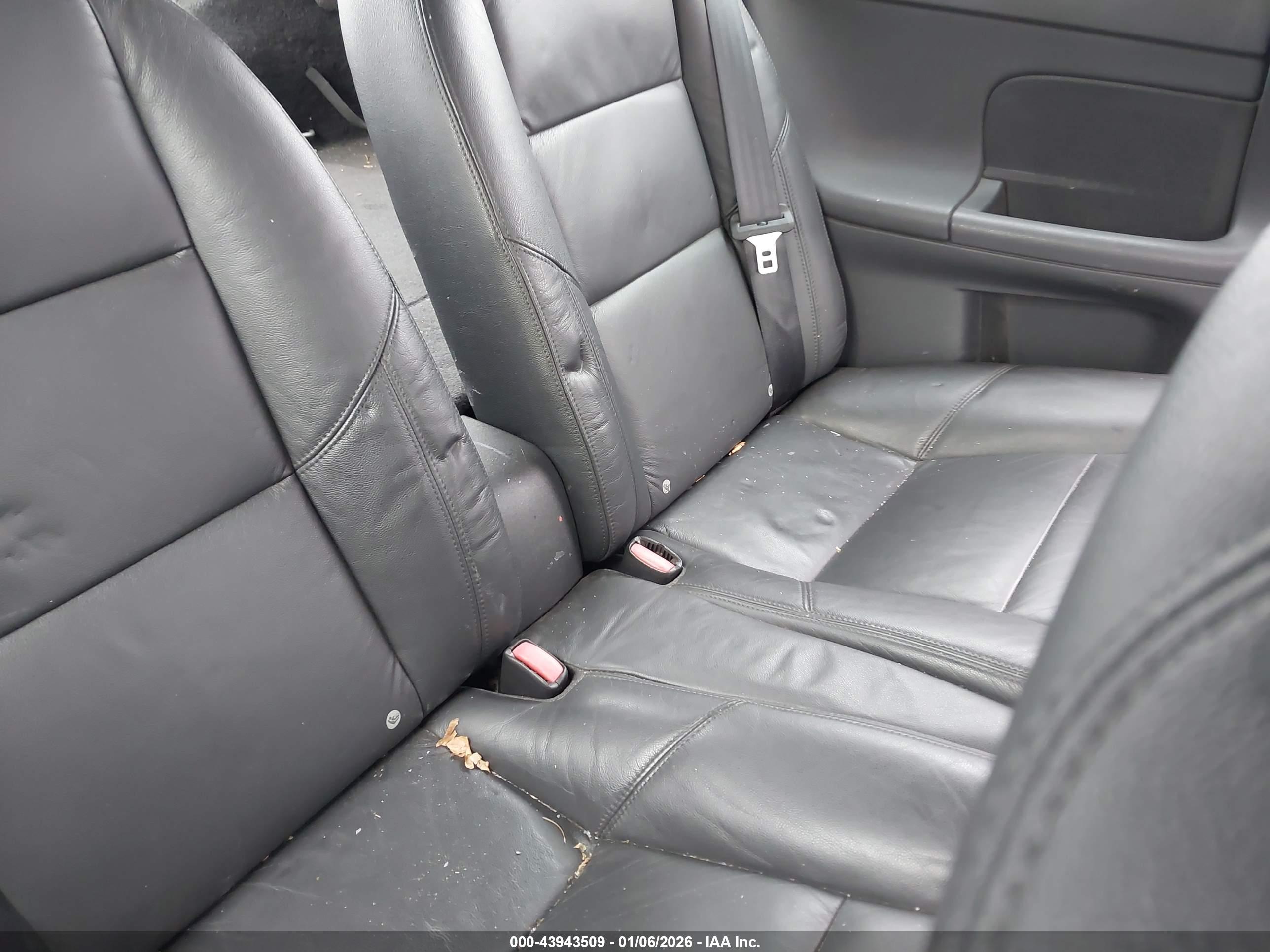 VOLVO C30 image 8