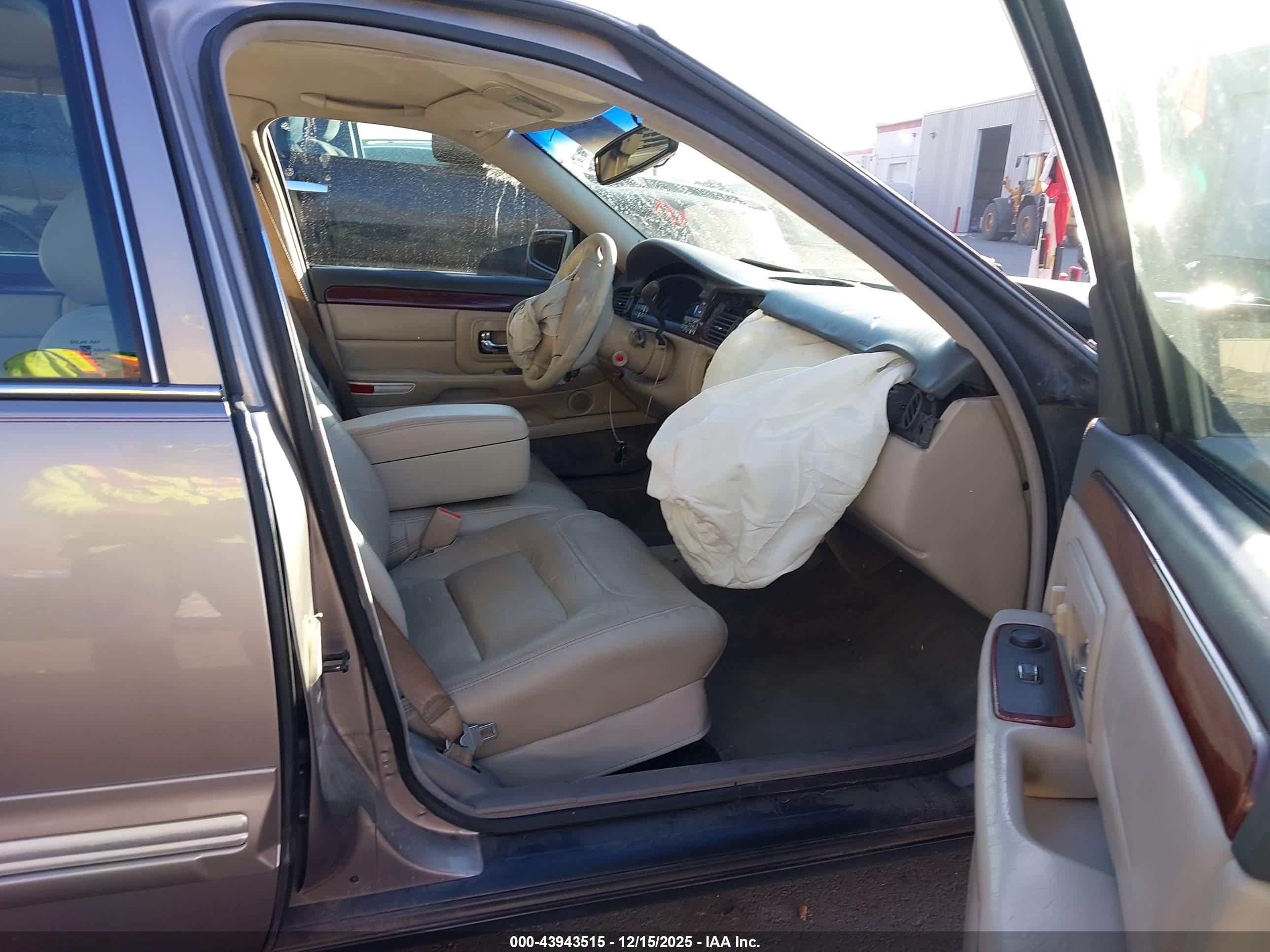 CADILLAC DEVILLE image 5
